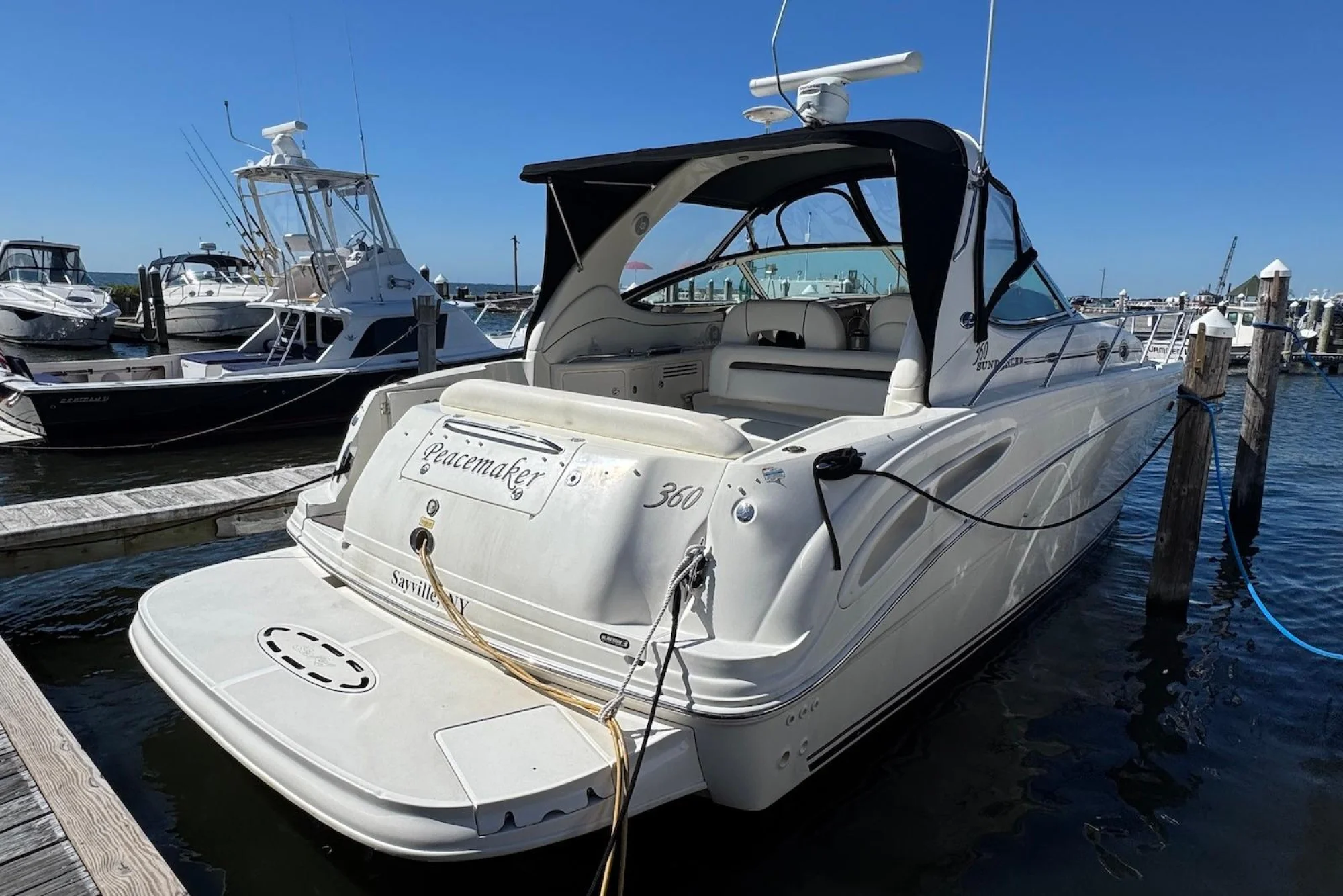 Sea Ray 360 Sundancer - Image 3