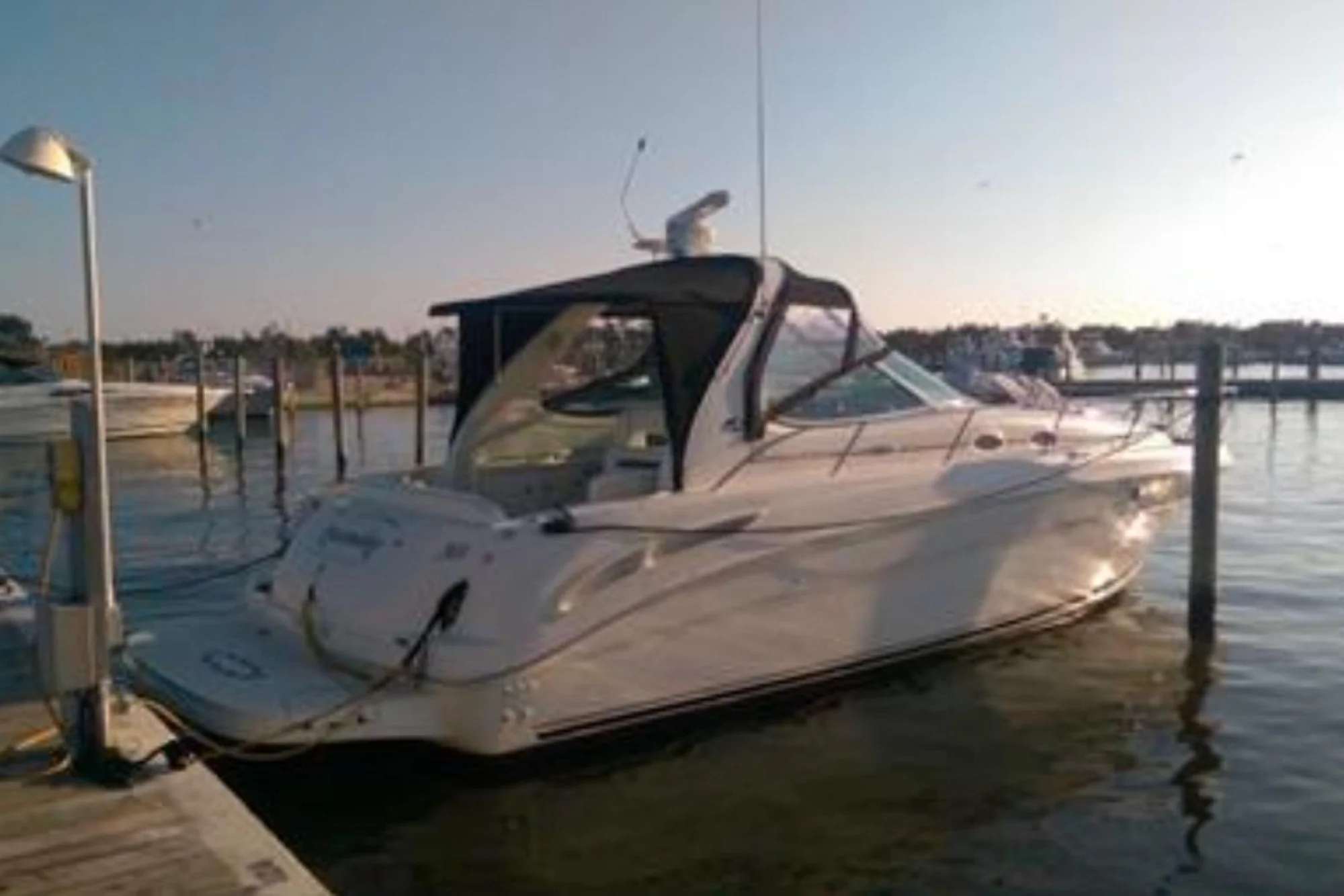 Sea Ray 360 Sundancer - Image 2