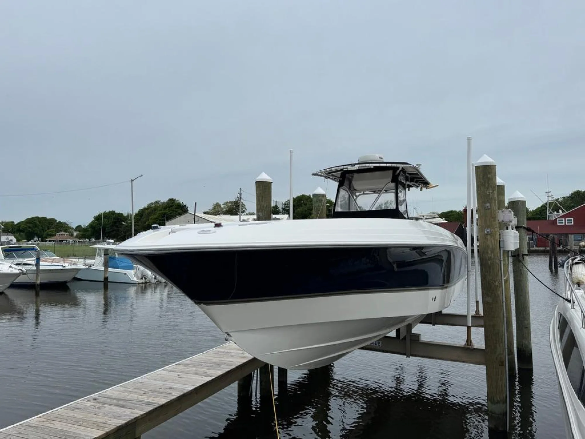 Wellcraft Scarab Fisherman CCF 35 - Image 3