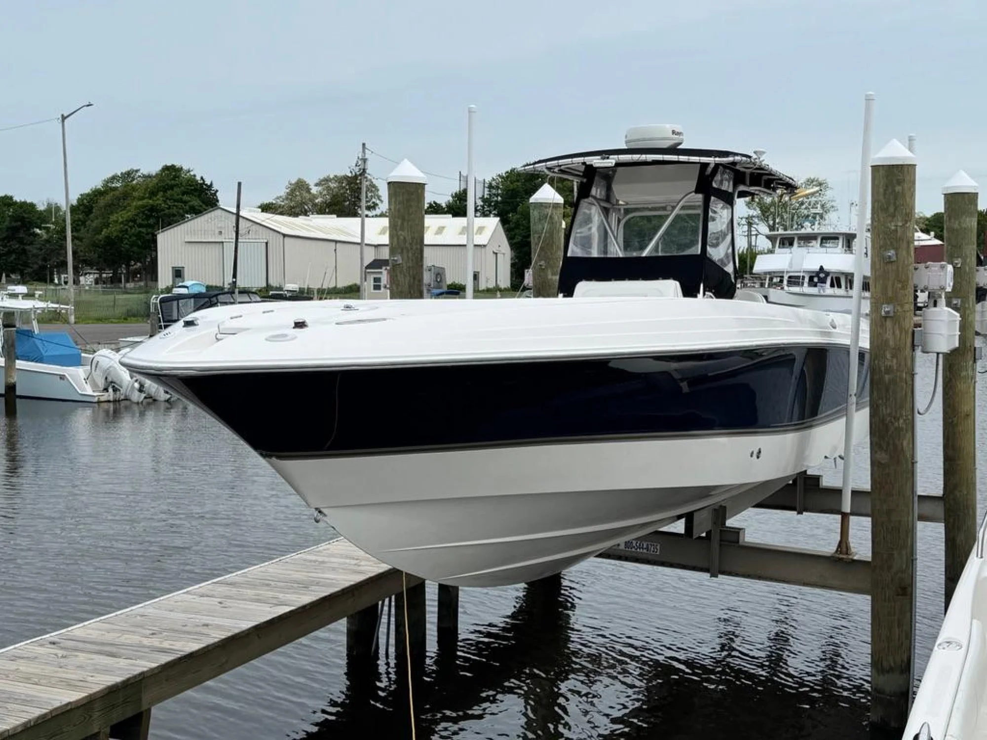 Wellcraft Scarab Fisherman CCF 35 - Main Image