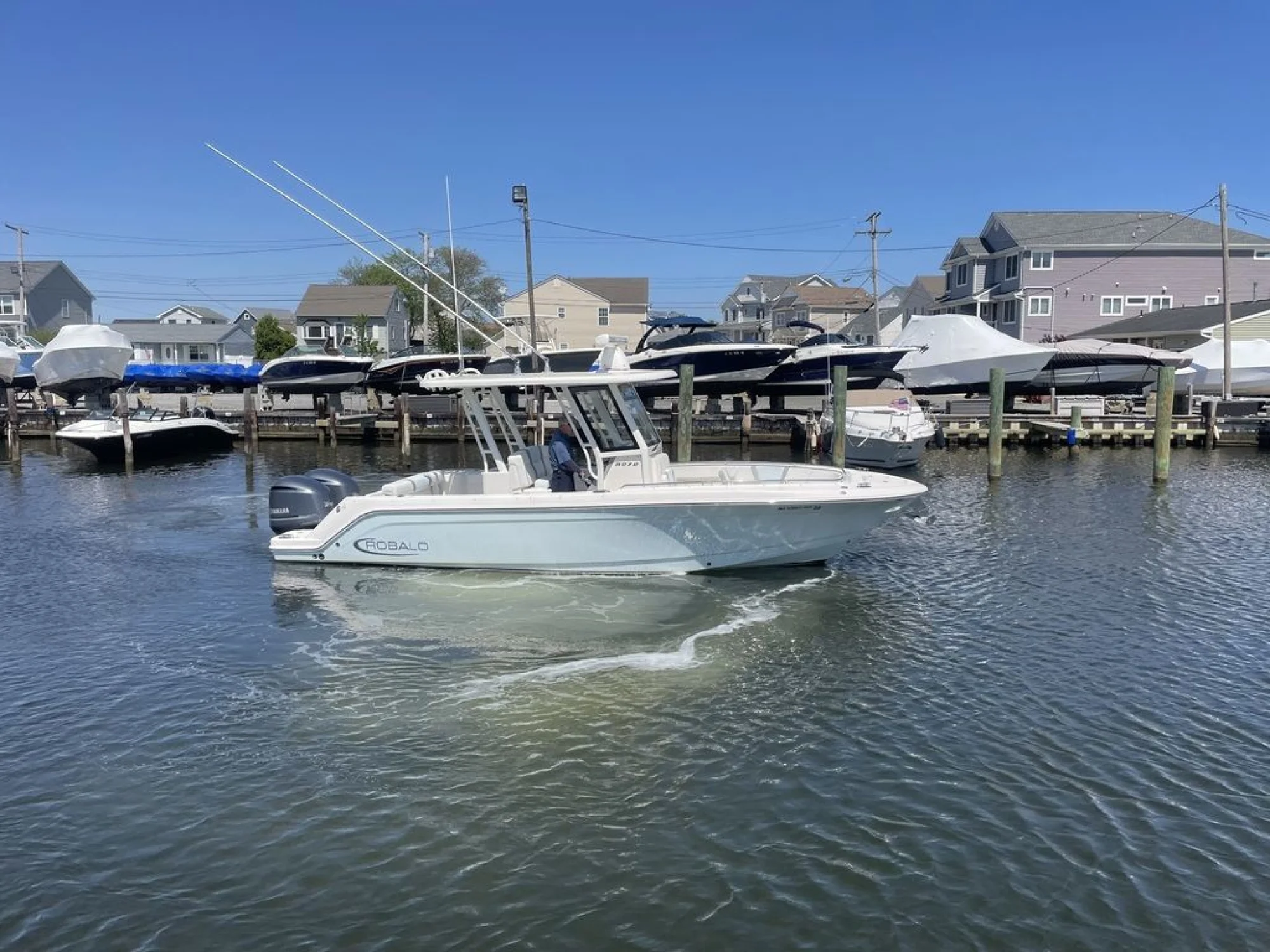2020 Robalo R272 - Image 4