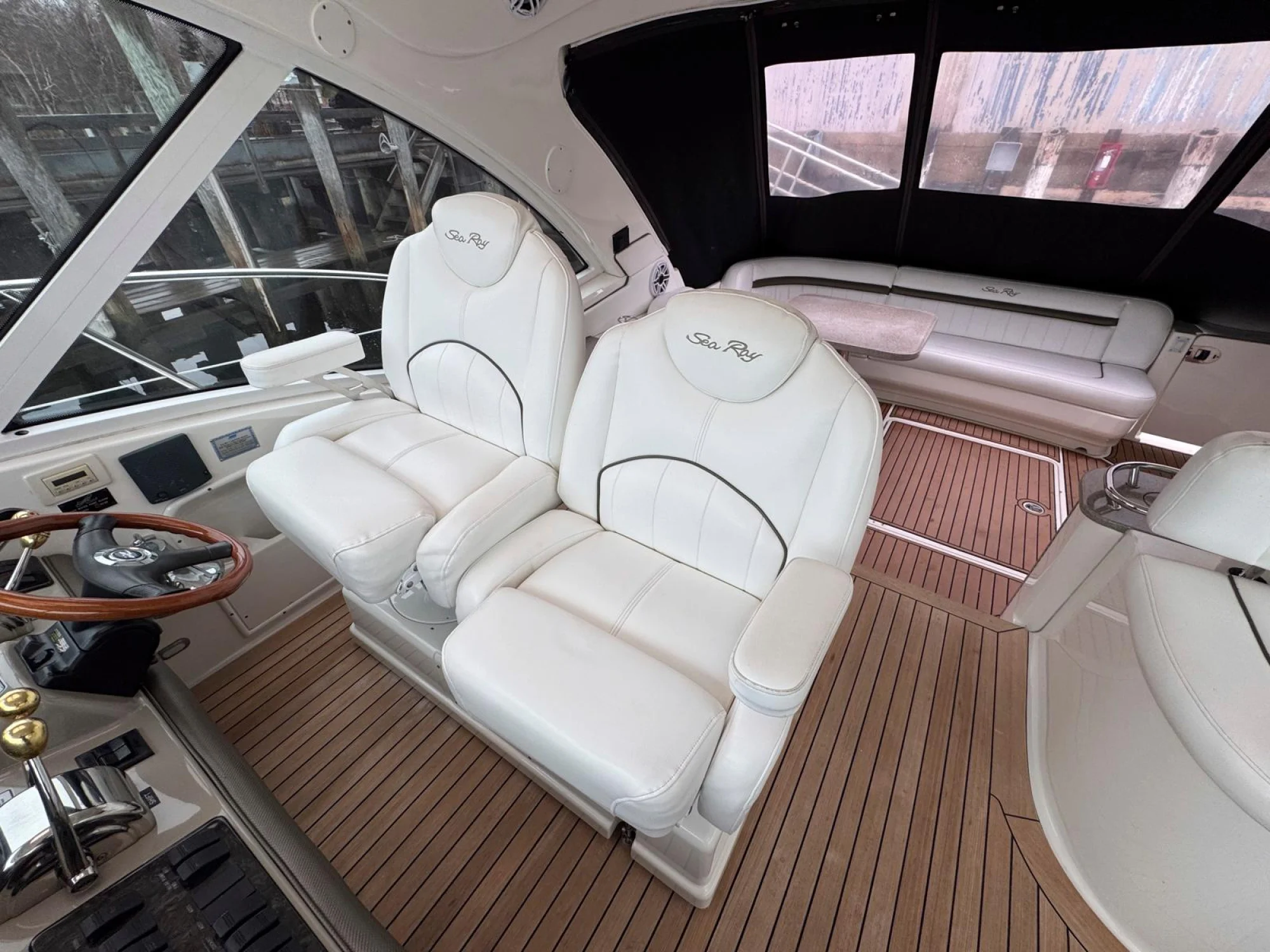 Sea Ray 48 Sundancer - Image 5