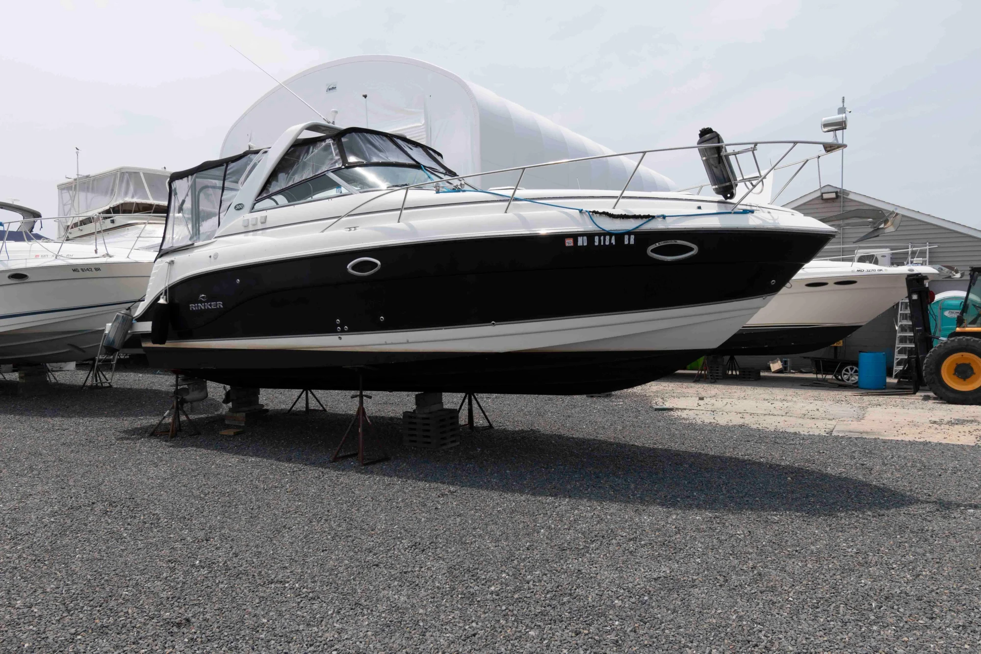 Rinker 300 Express Cruiser - Image 2
