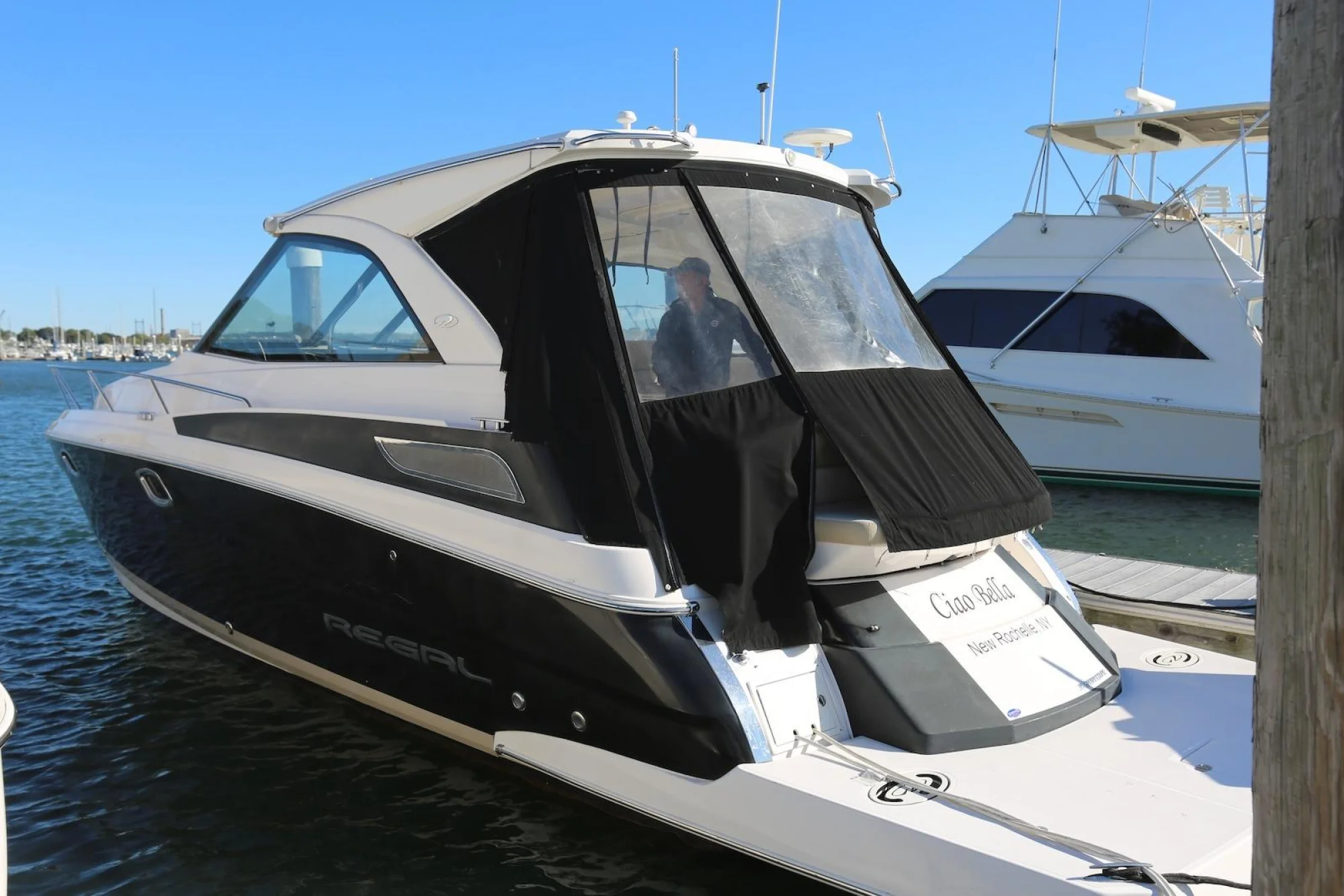 Regal 35 Sport Coupe - Image 2