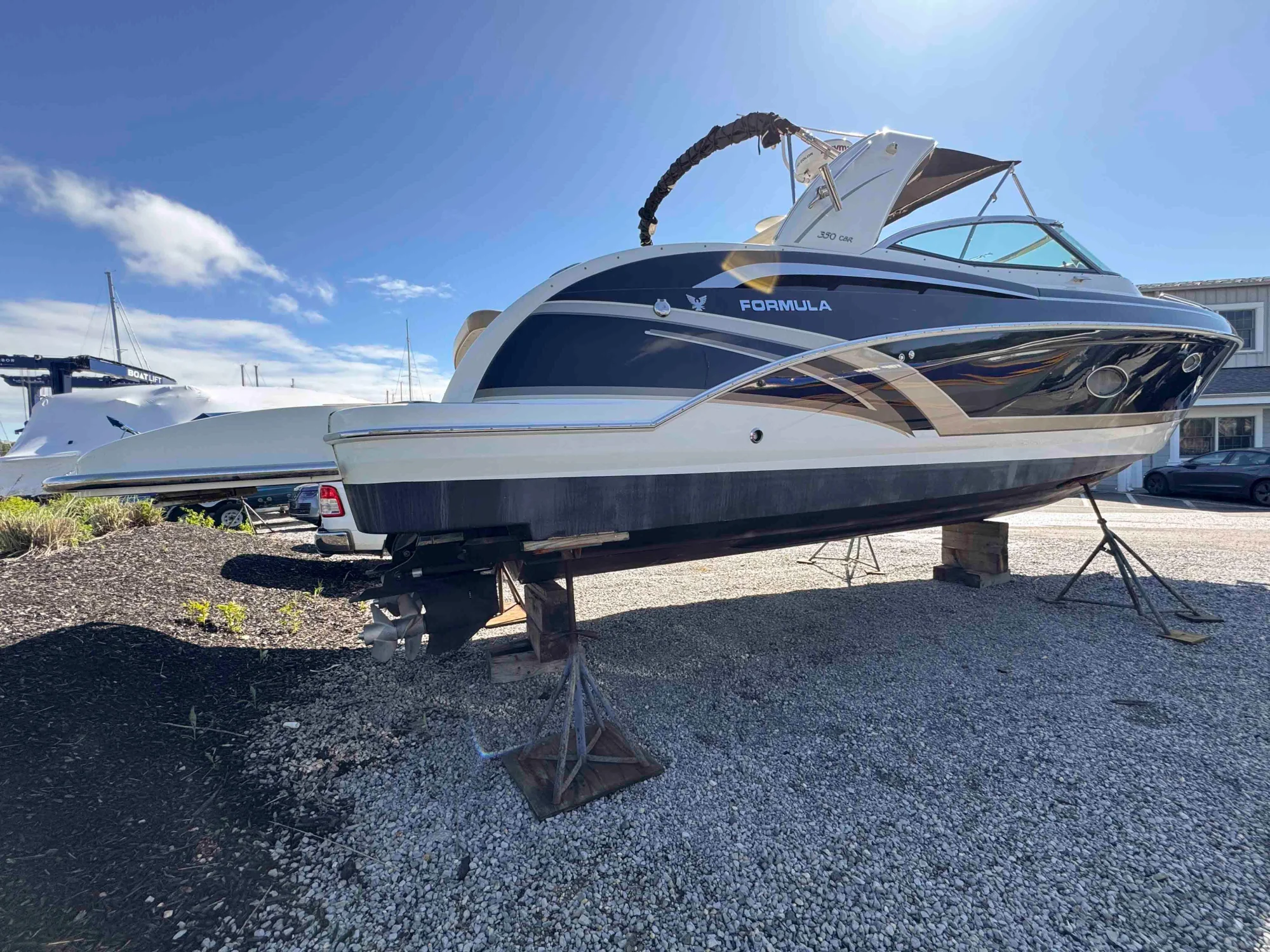 Formula 350 Crossover Bowrider - Image 3