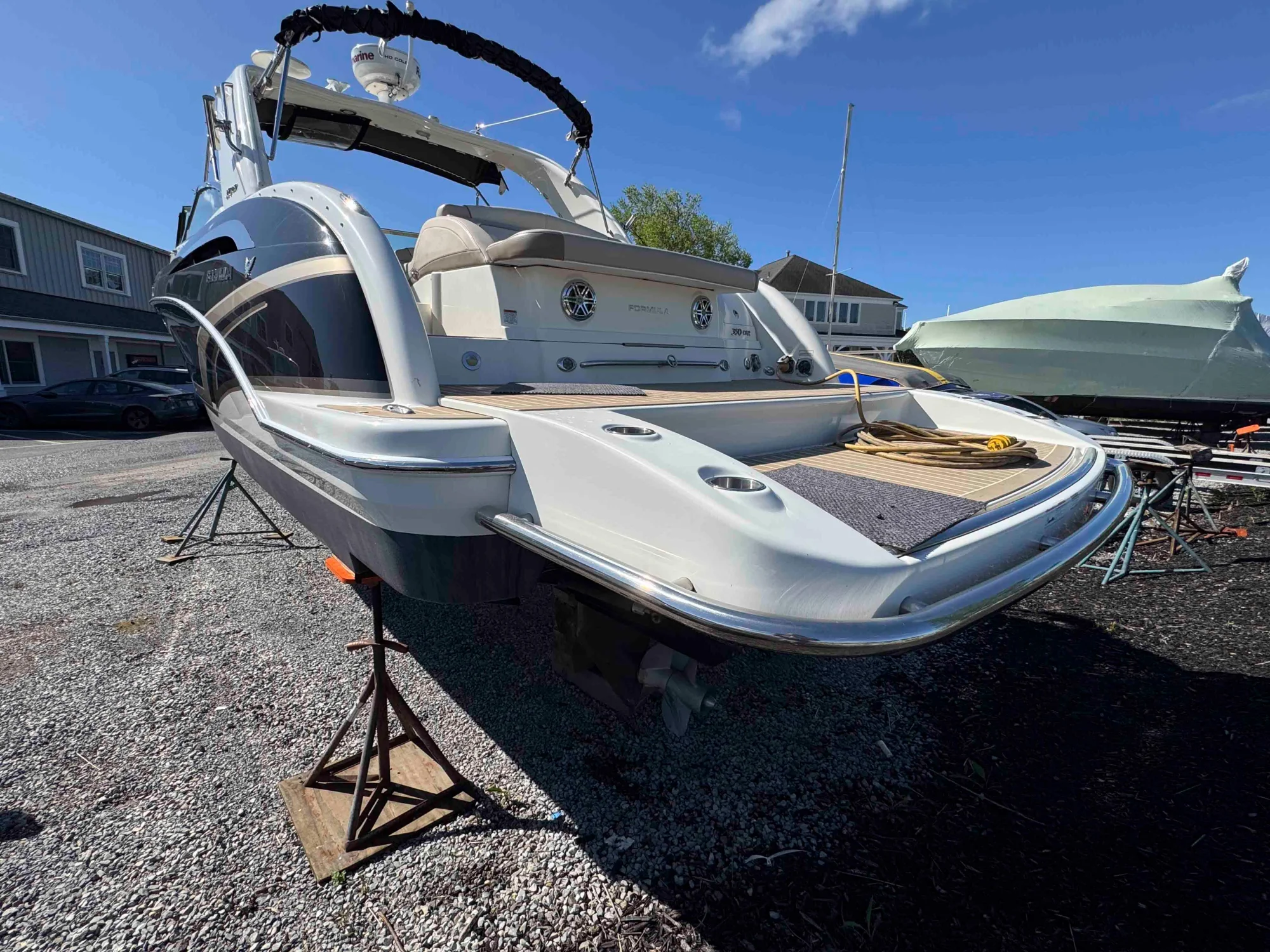 Formula 350 Crossover Bowrider - Image 4