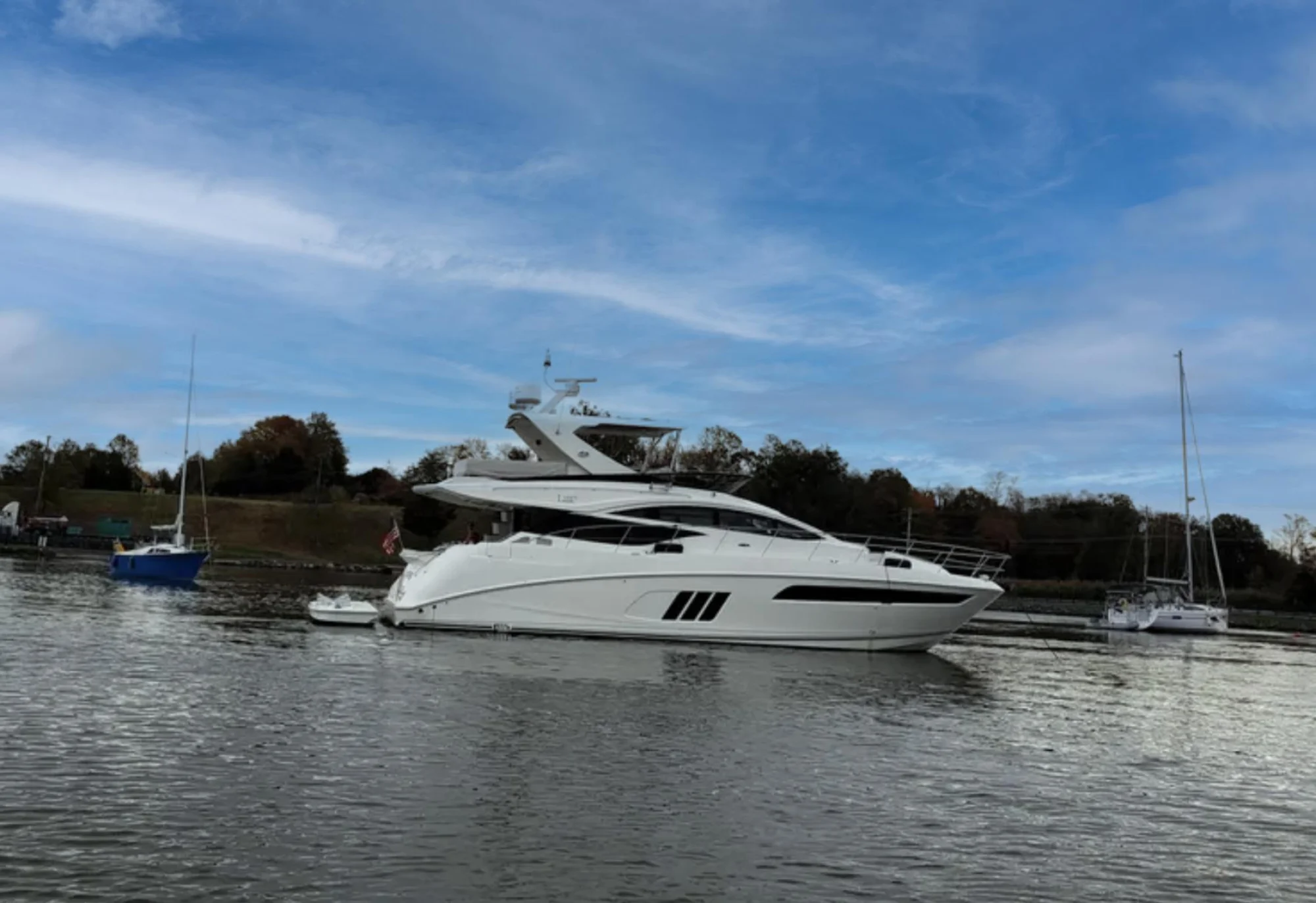 Sea Ray L590 Fly - Image 4