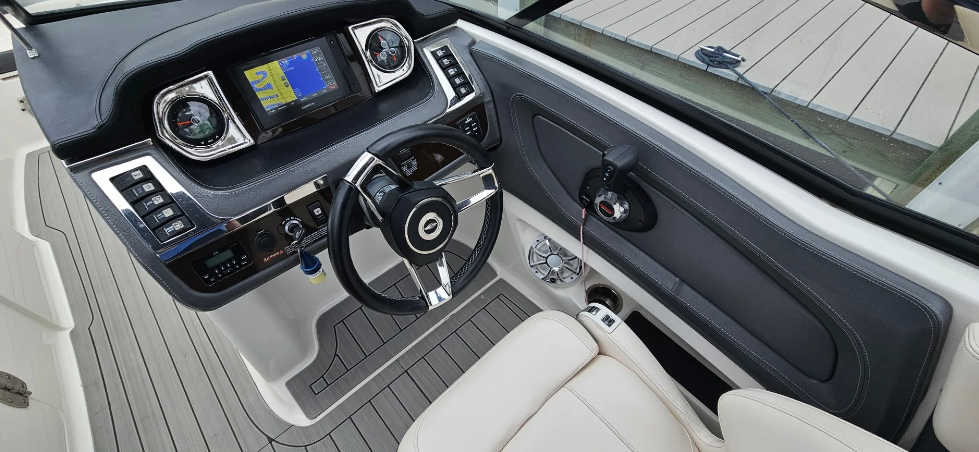 2018 Chaparral 257 SSX - Image 3