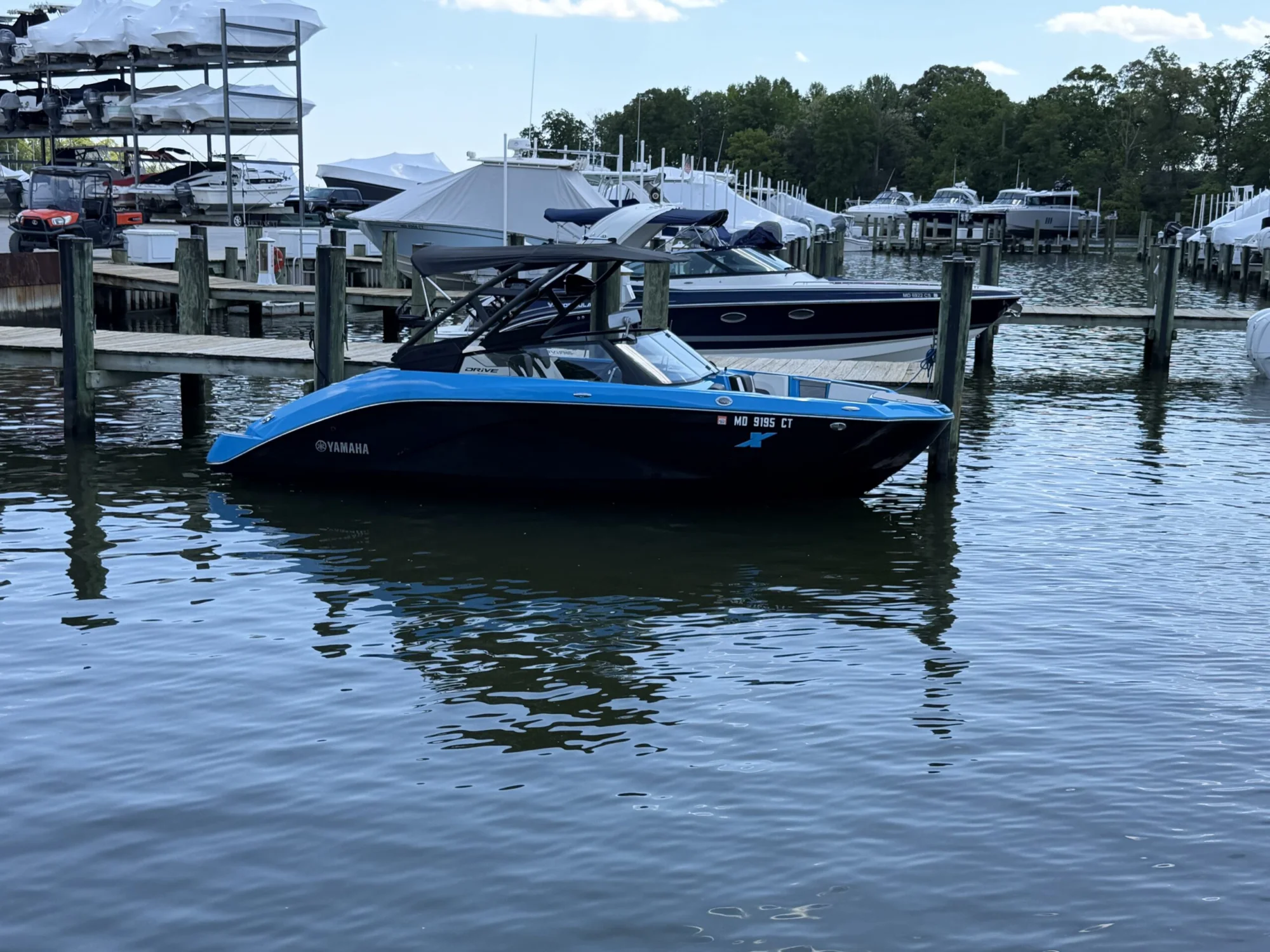 2023 Yamaha Boats 222XD - Image 2