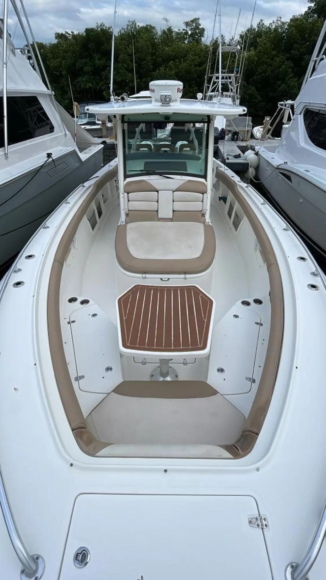 Boston Whaler 370 2010 - Image 4