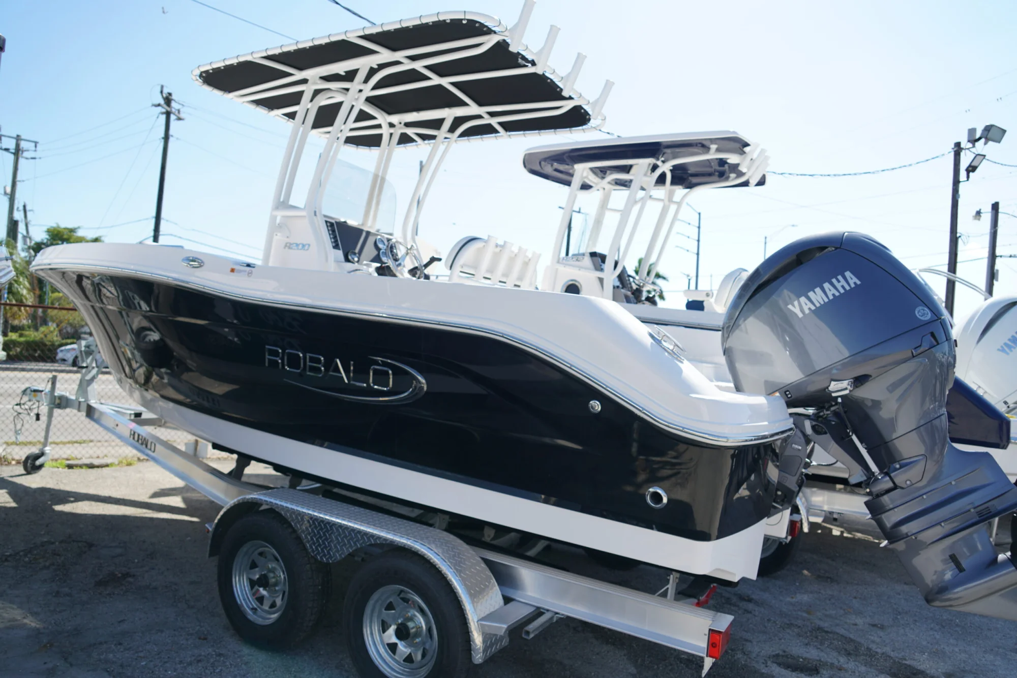 2025 ROBALO R200 - Image 2