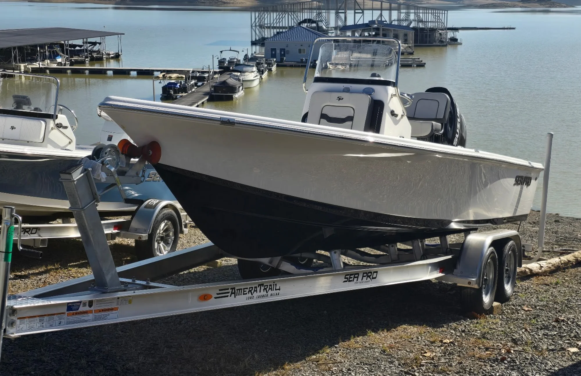 2025 Sea Pro 210 DLX w/ Trailer - Image 4