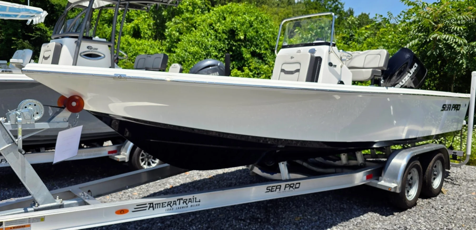 2025 Sea Pro 210 DLX w/ Trailer - Image 3