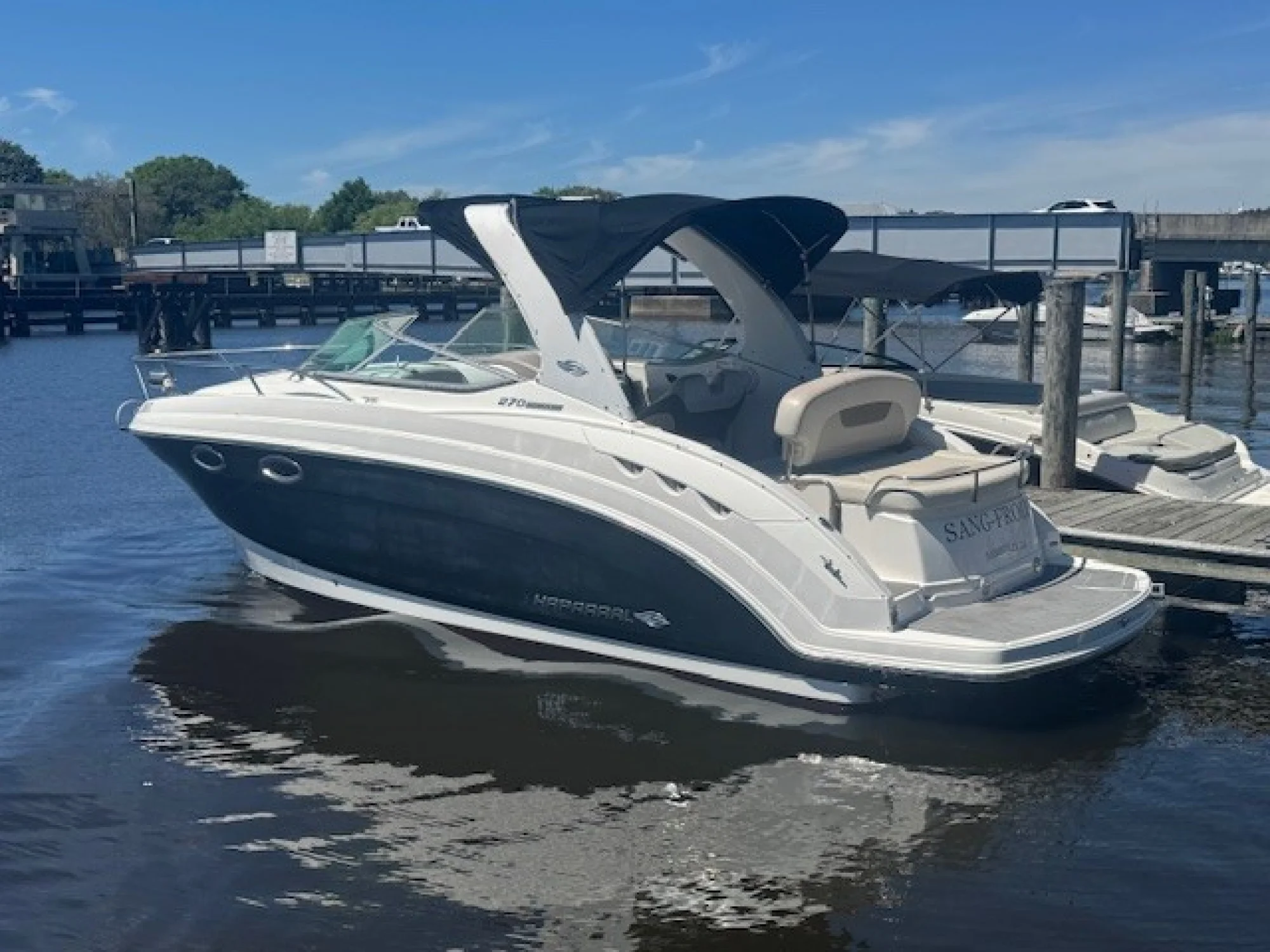 2011 Chaparral 270 Signature - Image 2