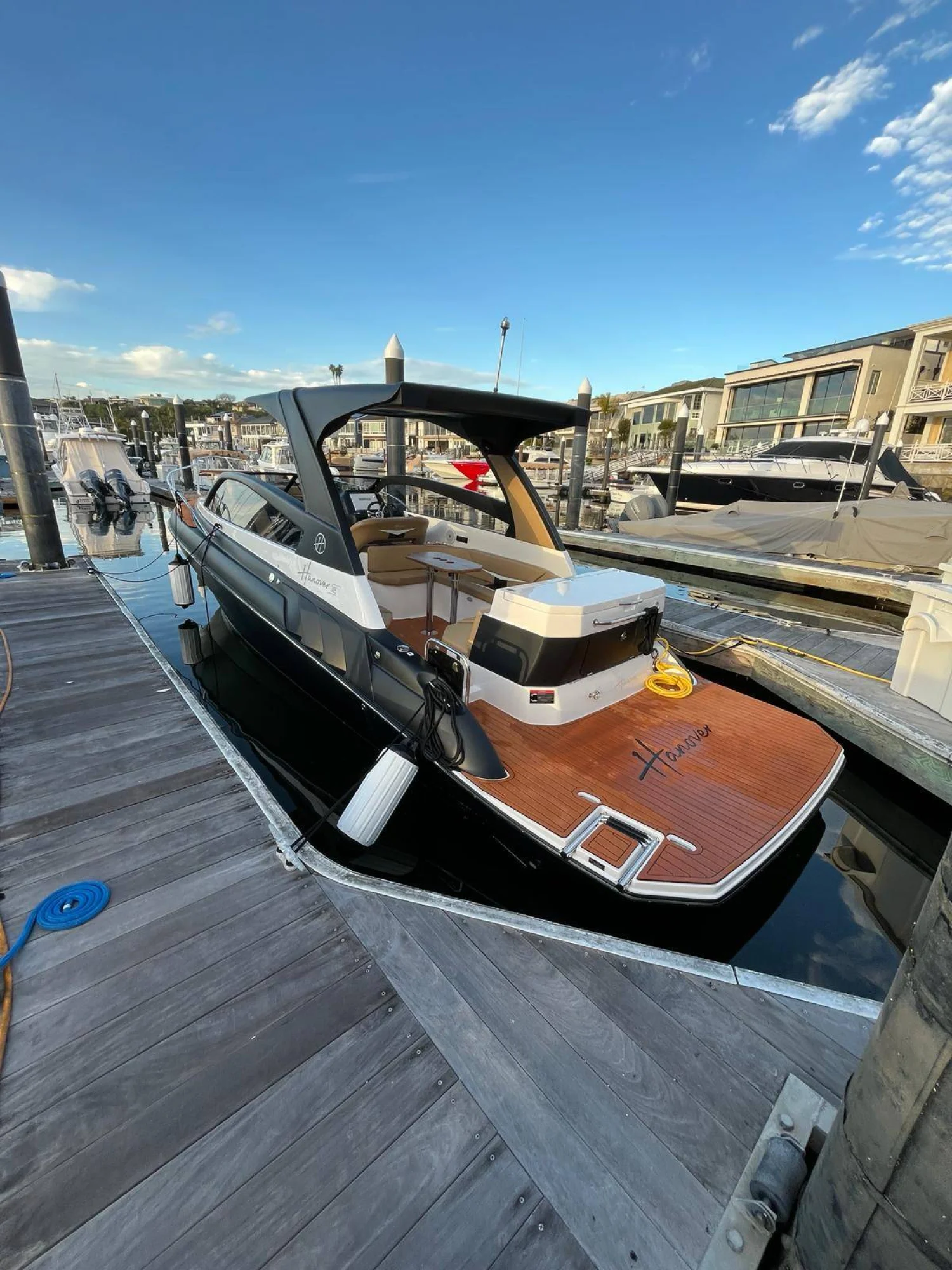 2027 Hanover 305- Inboard - Image 2