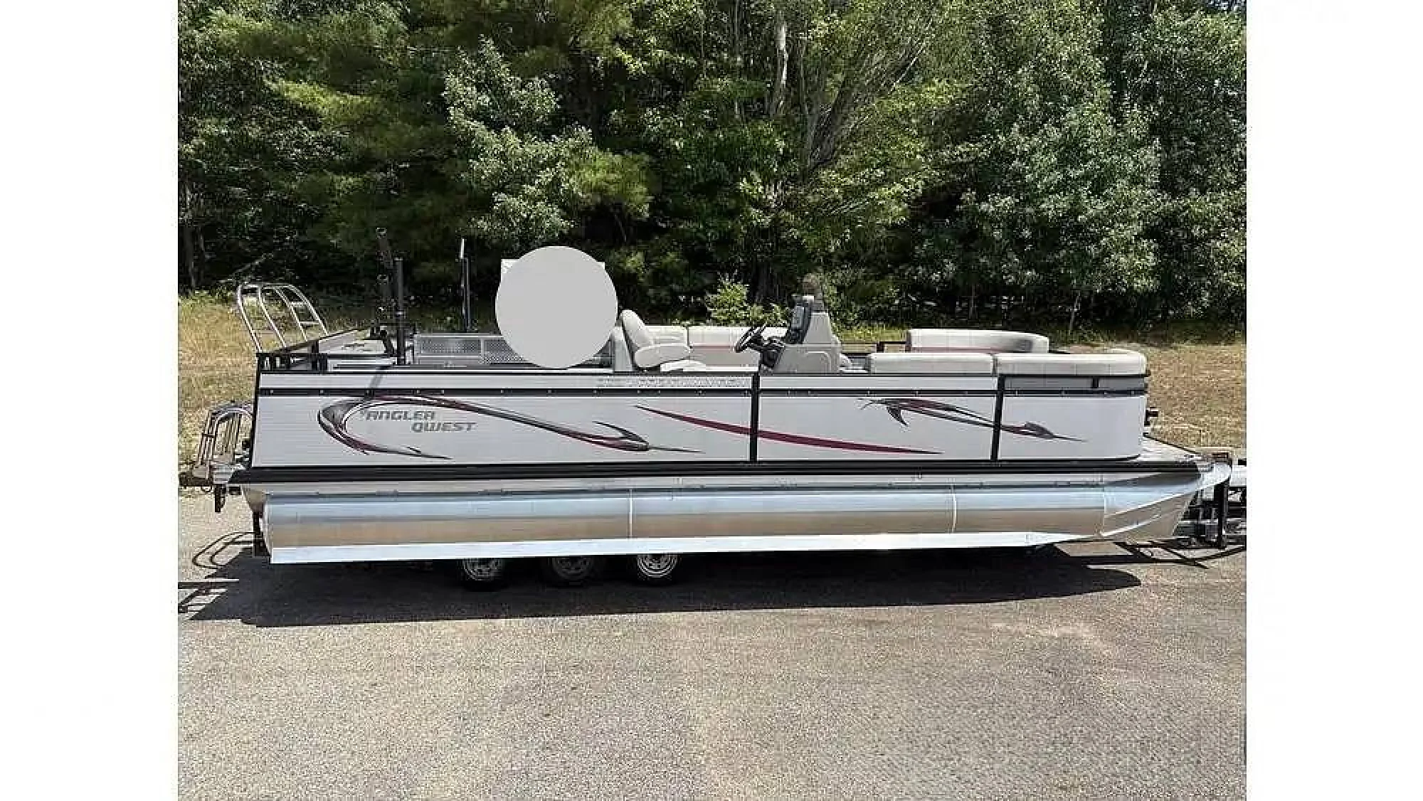 2023 Angler Qwest 8524 FAMILY FISH PRO - Main Image