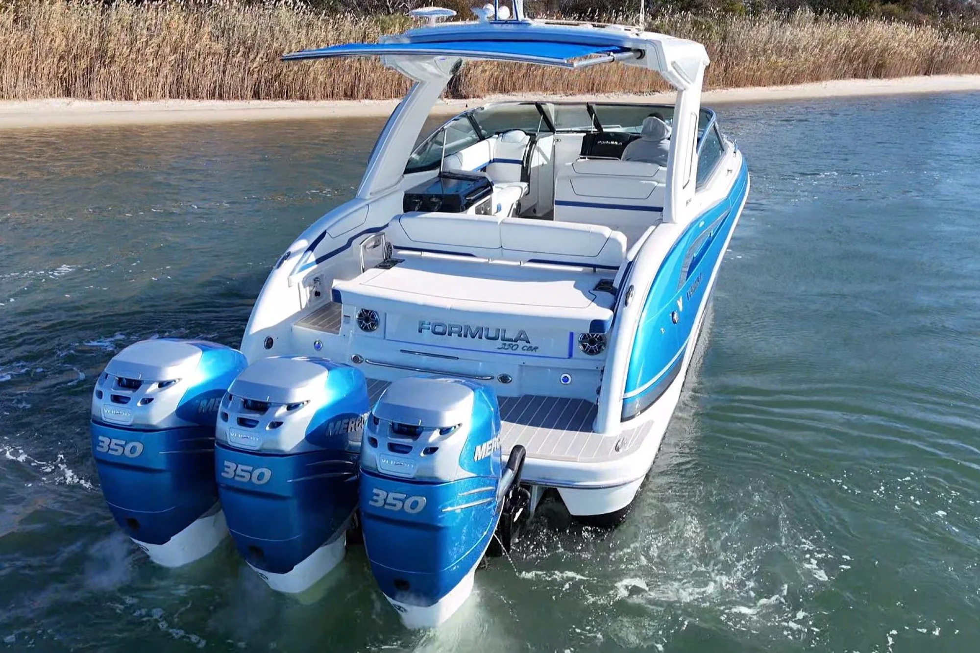 2019 Formula 350 Crossover Bowrider OB - Image 2