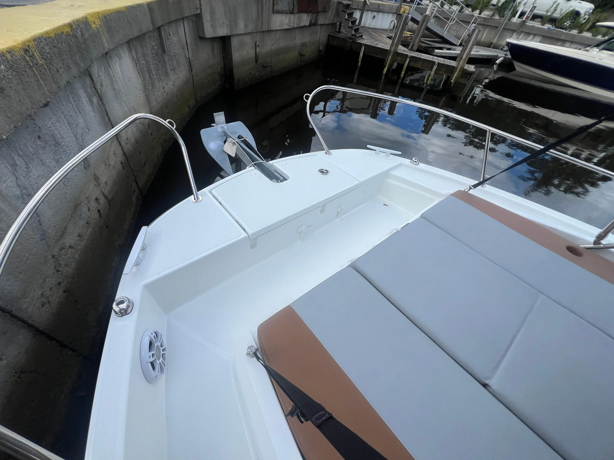 2025 Beneteau Flyer 9 SUNdeck - Image 5