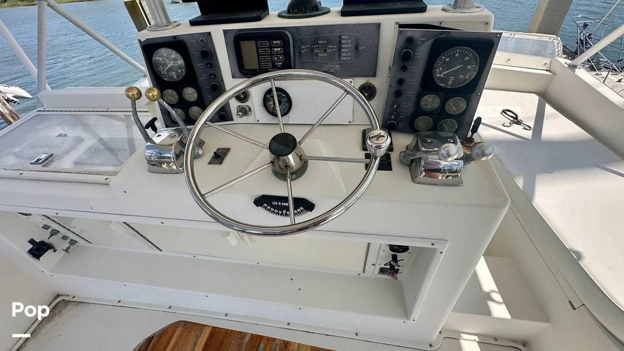 1990 Viking 38 Convertible - Image 2