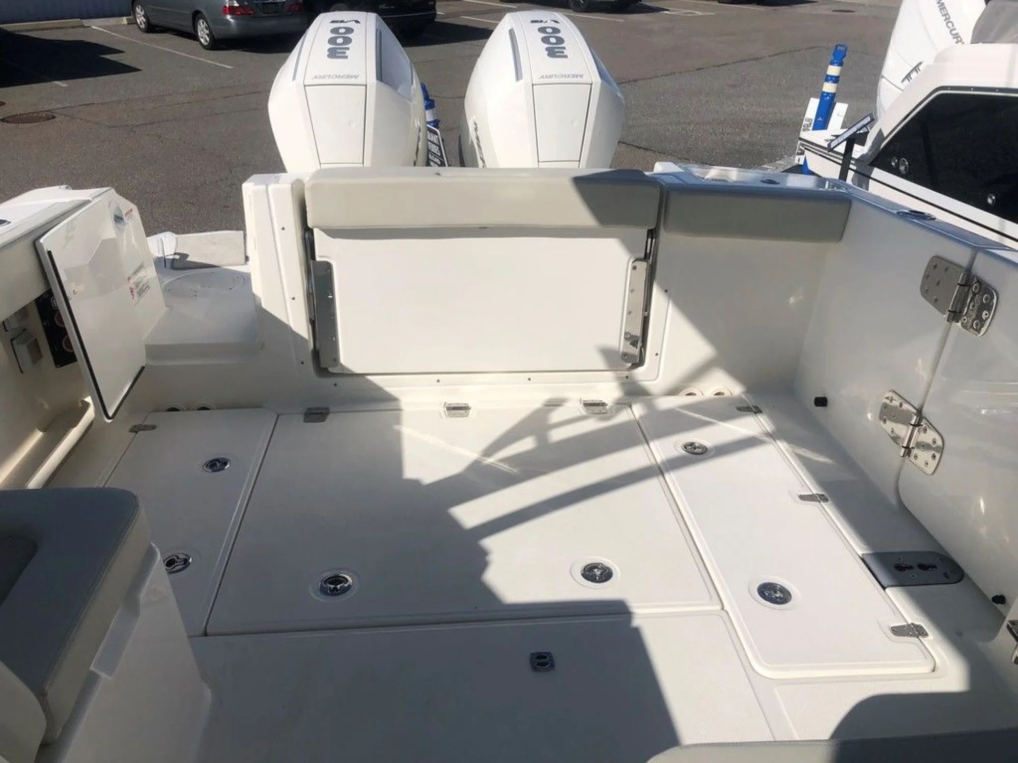 Boston Whaler 280 Vantage w/ Seakeeper - Image 2