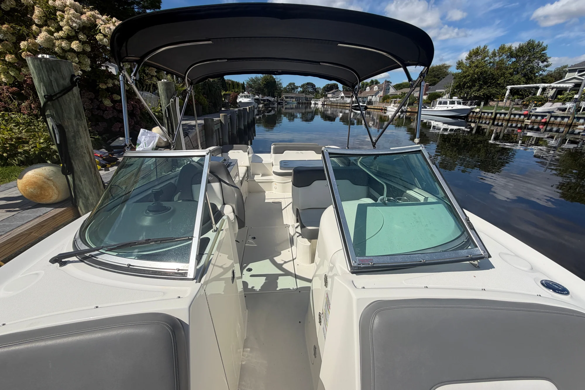 2012 Sea Ray 300 Sundeck - Image 4