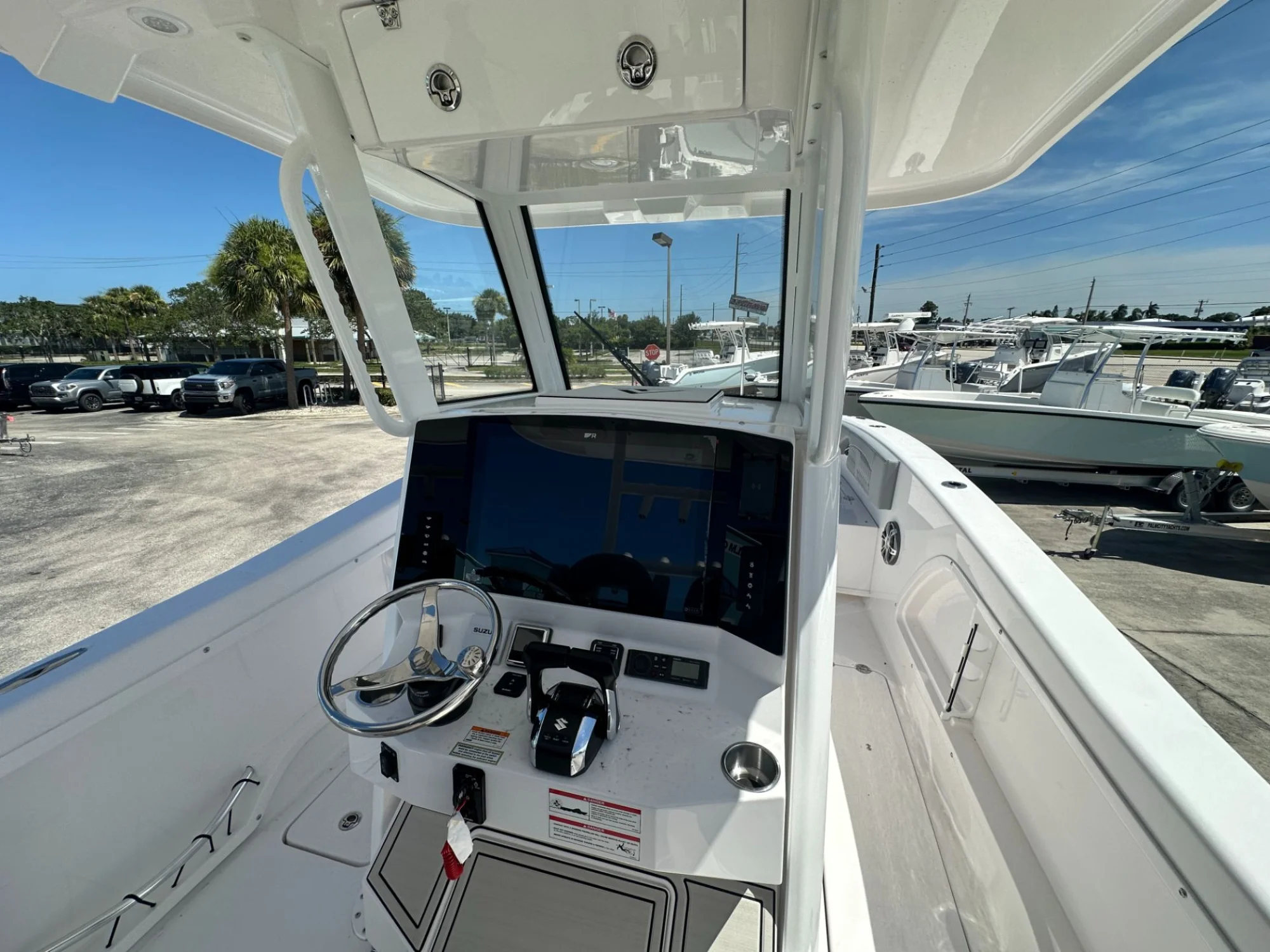 2025 Twin Vee 260 GFXV2 - Image 4