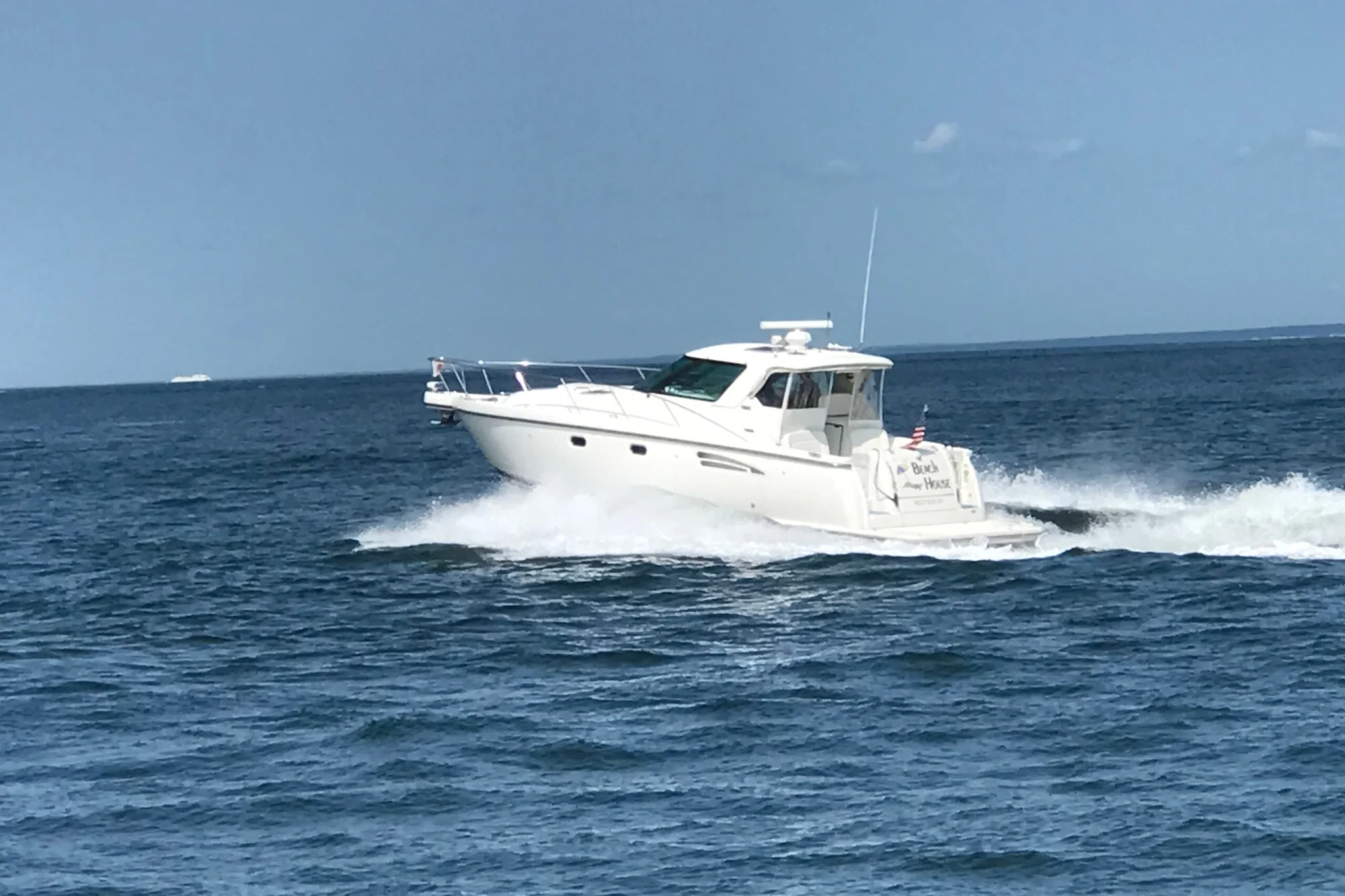 2004 Tiara Yachts 3600 Sovran - Image 3