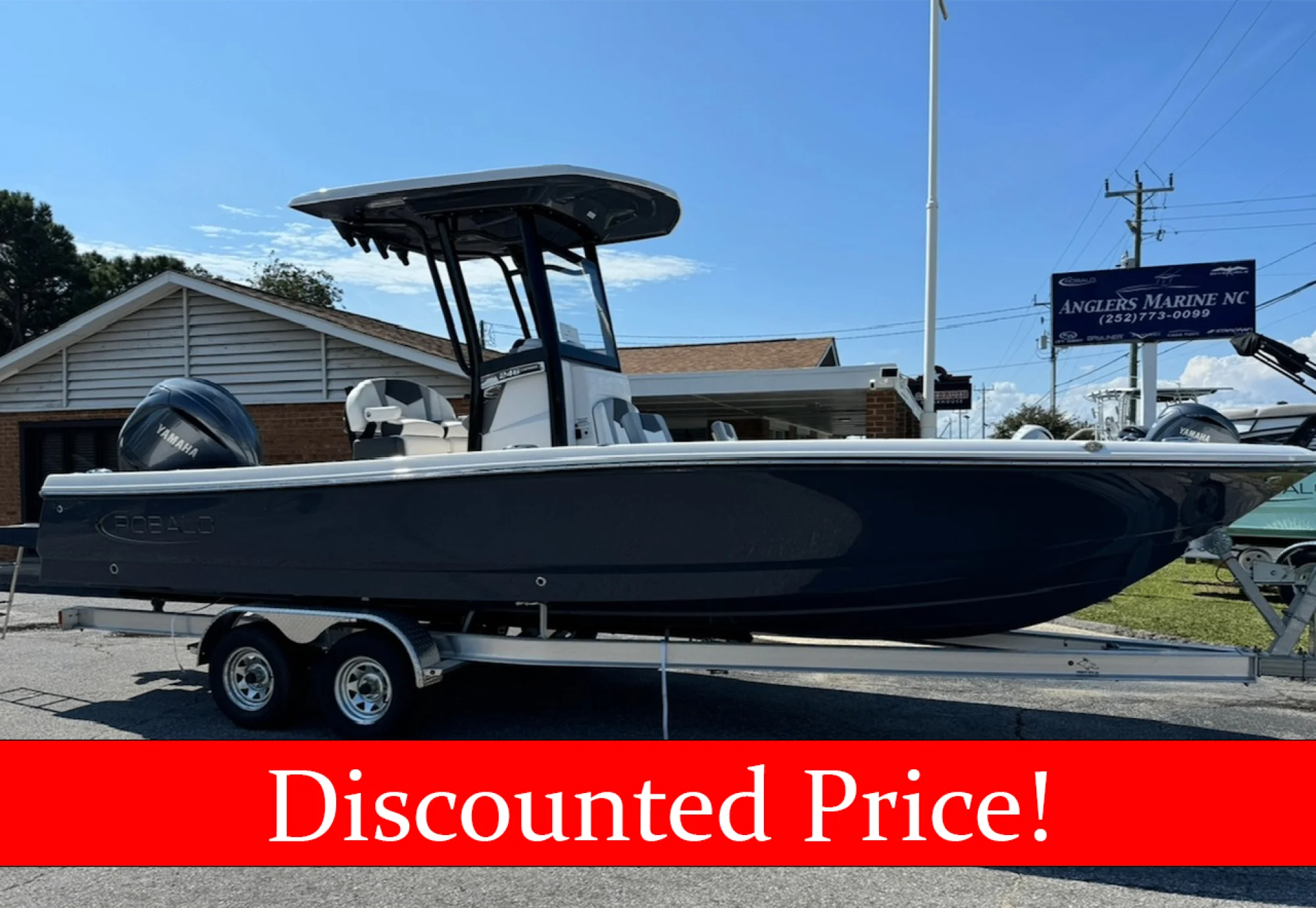 2025 Robalo 246 Cayman Shark Gray