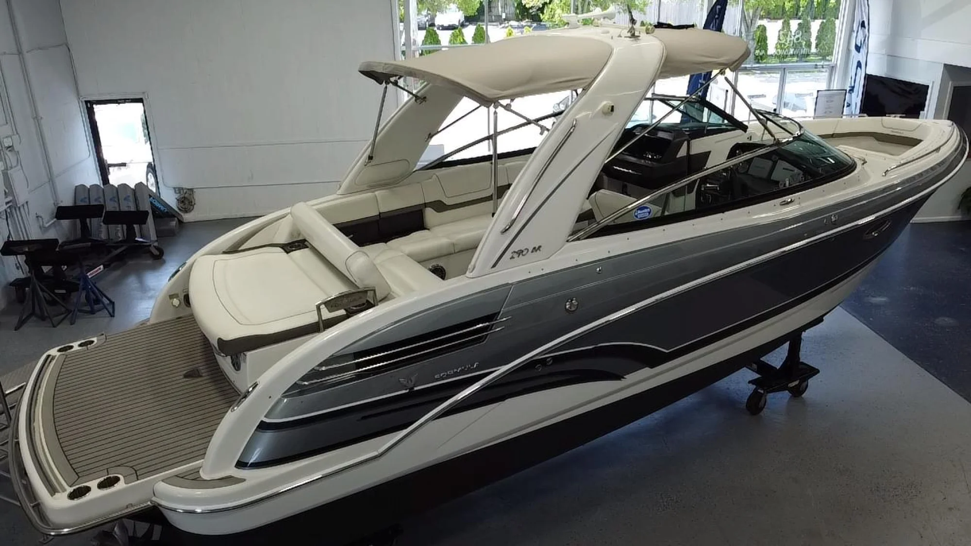 2018 Formula 290 Bowrider - Image 5