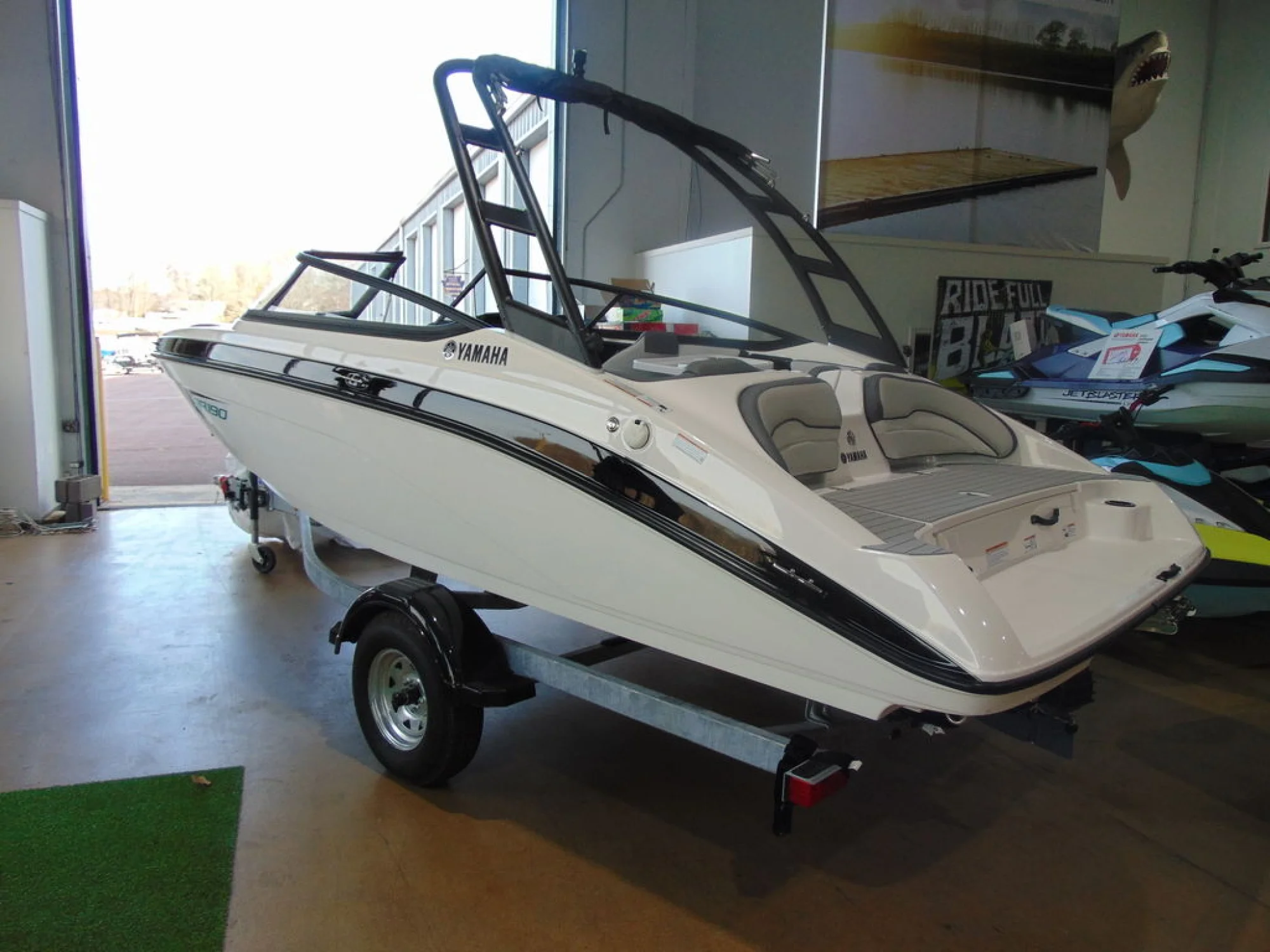 Yamaha Boats AR190 - Image 2