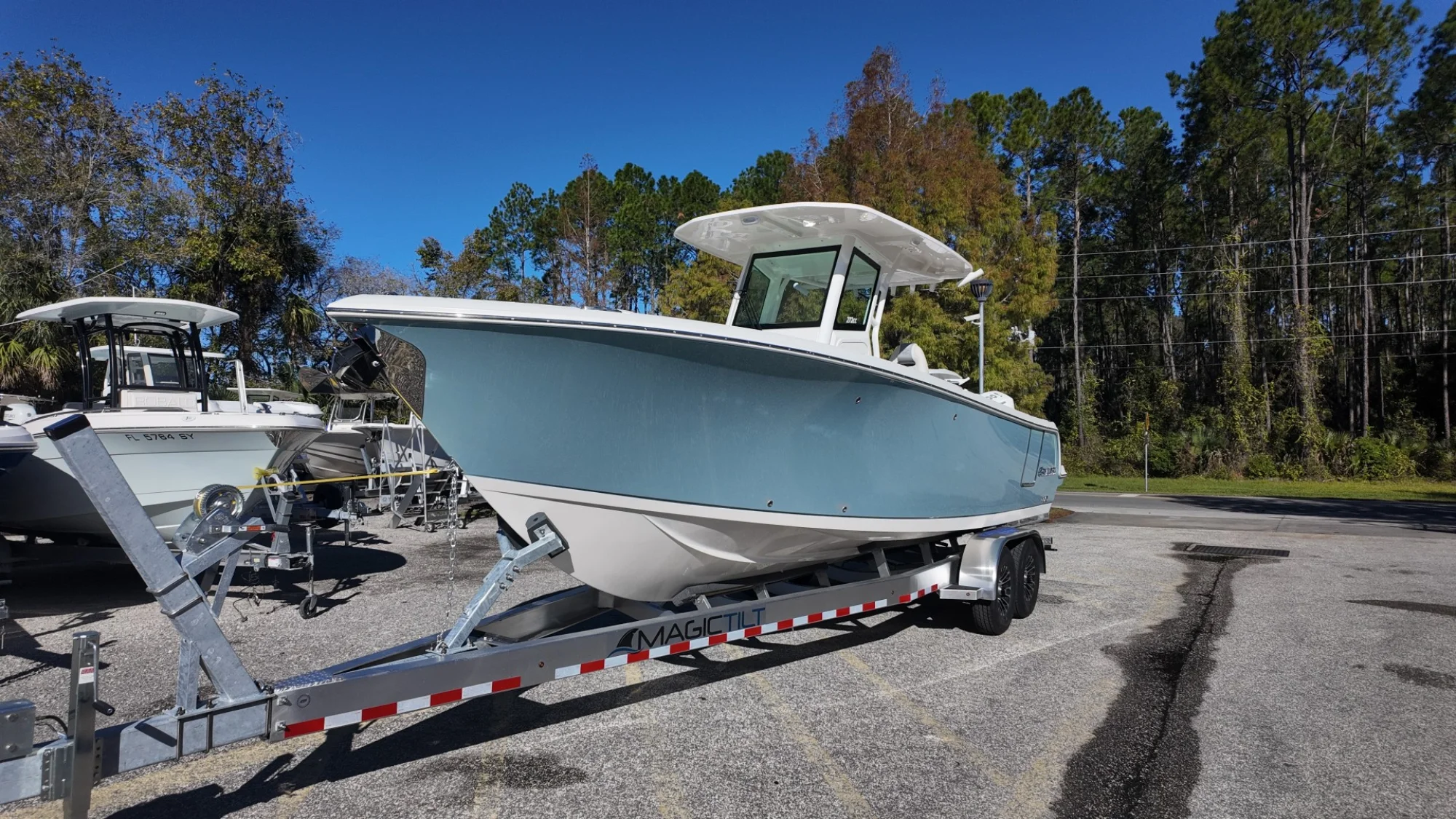 2026 Sailfish 272 SE CC – Twin Mercury 200XL DTS - Image 3