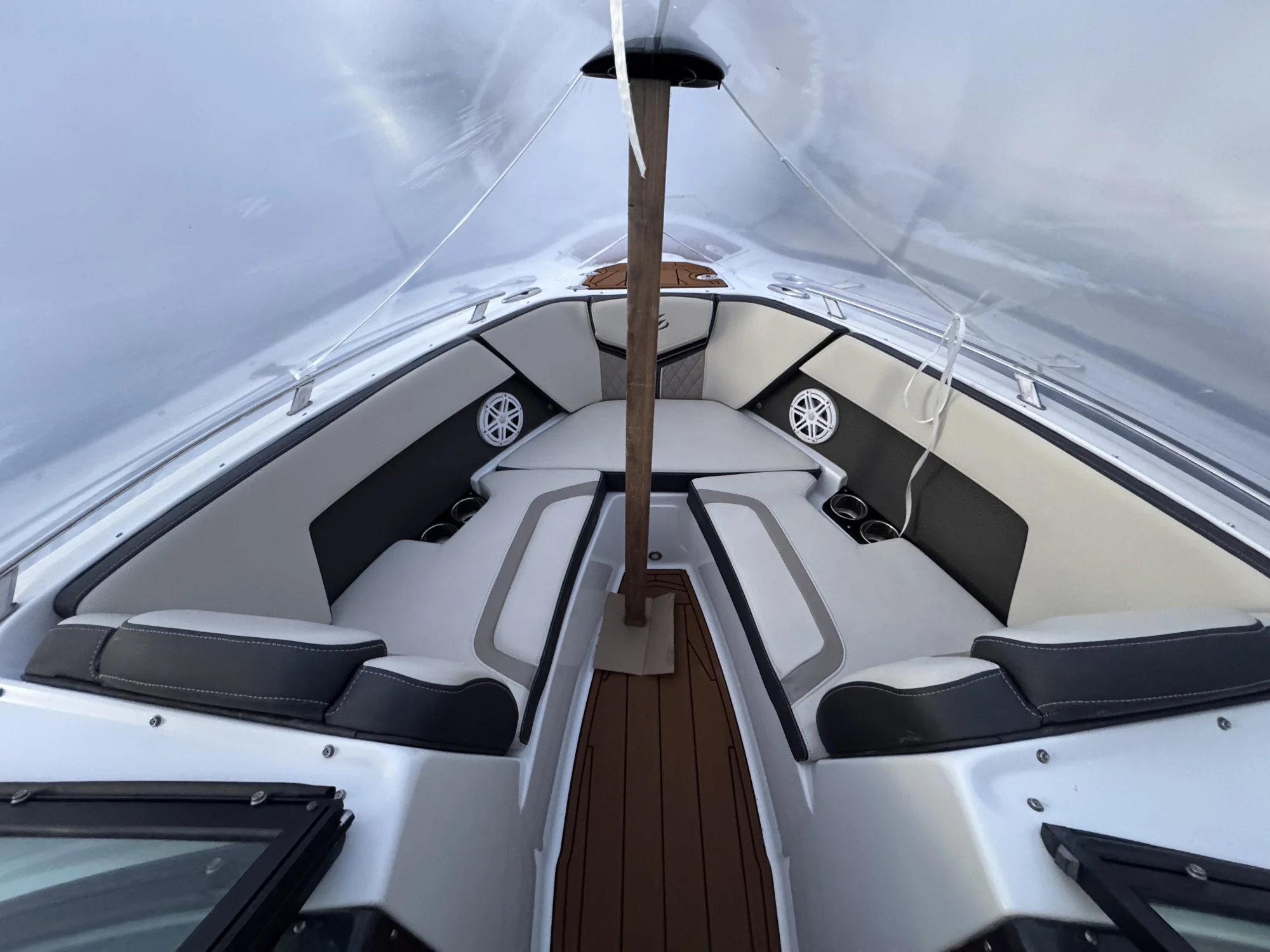 2022 Monterey 235SS - Image 2