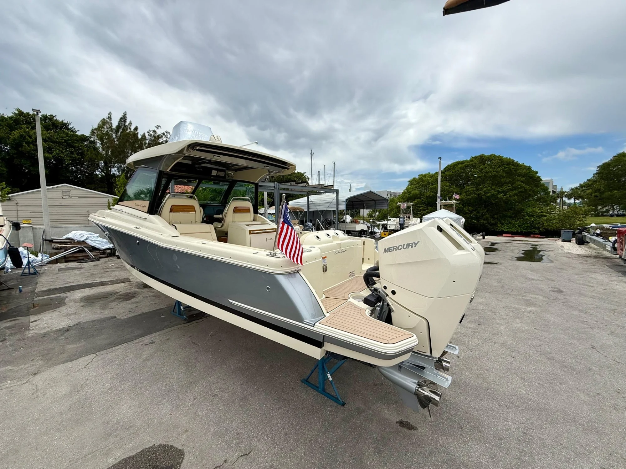 2025 Chris Craft Calypso 32 - Image 2