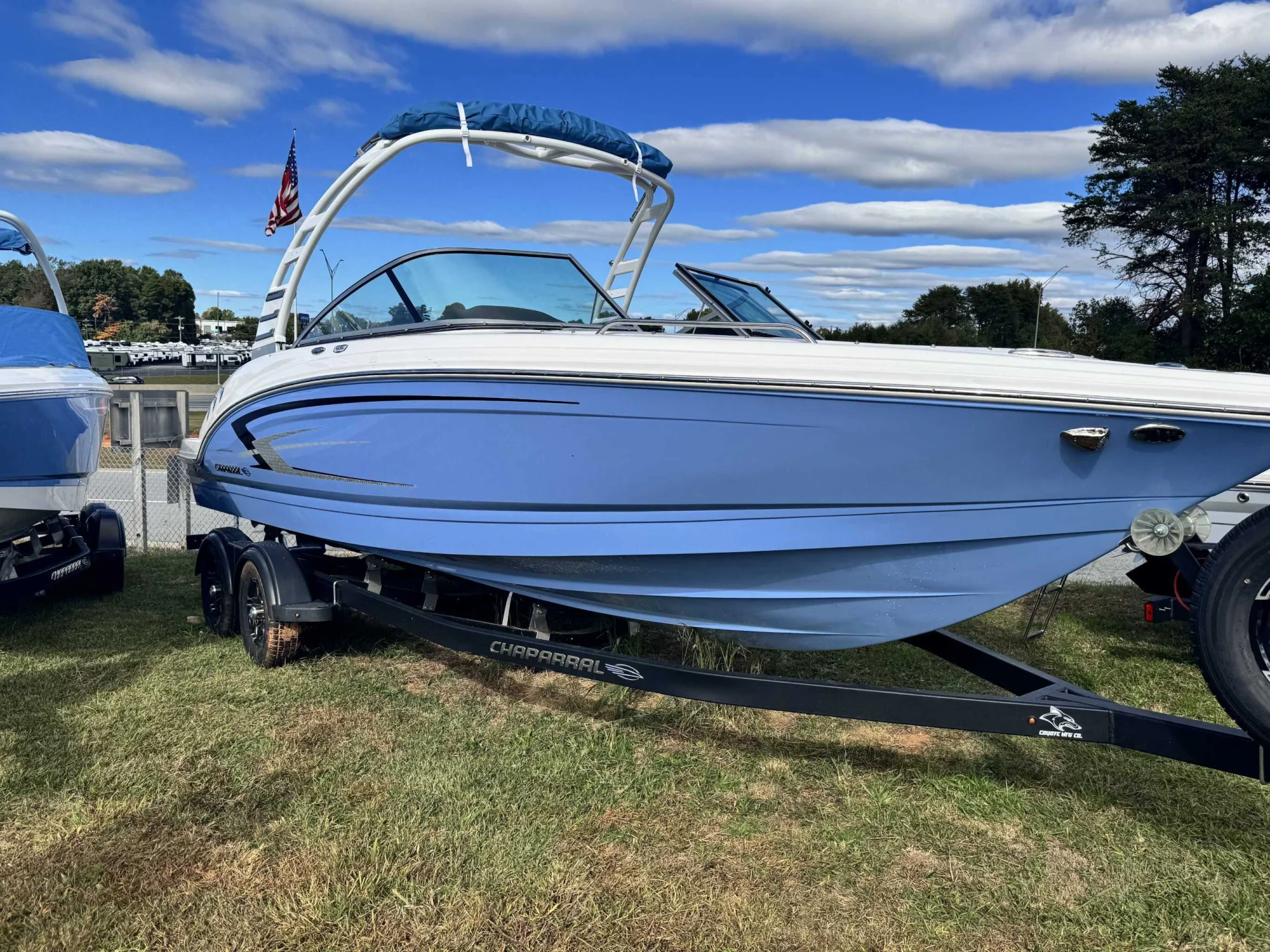 2025 Chaparral 23 Ssi OB - Main Image
