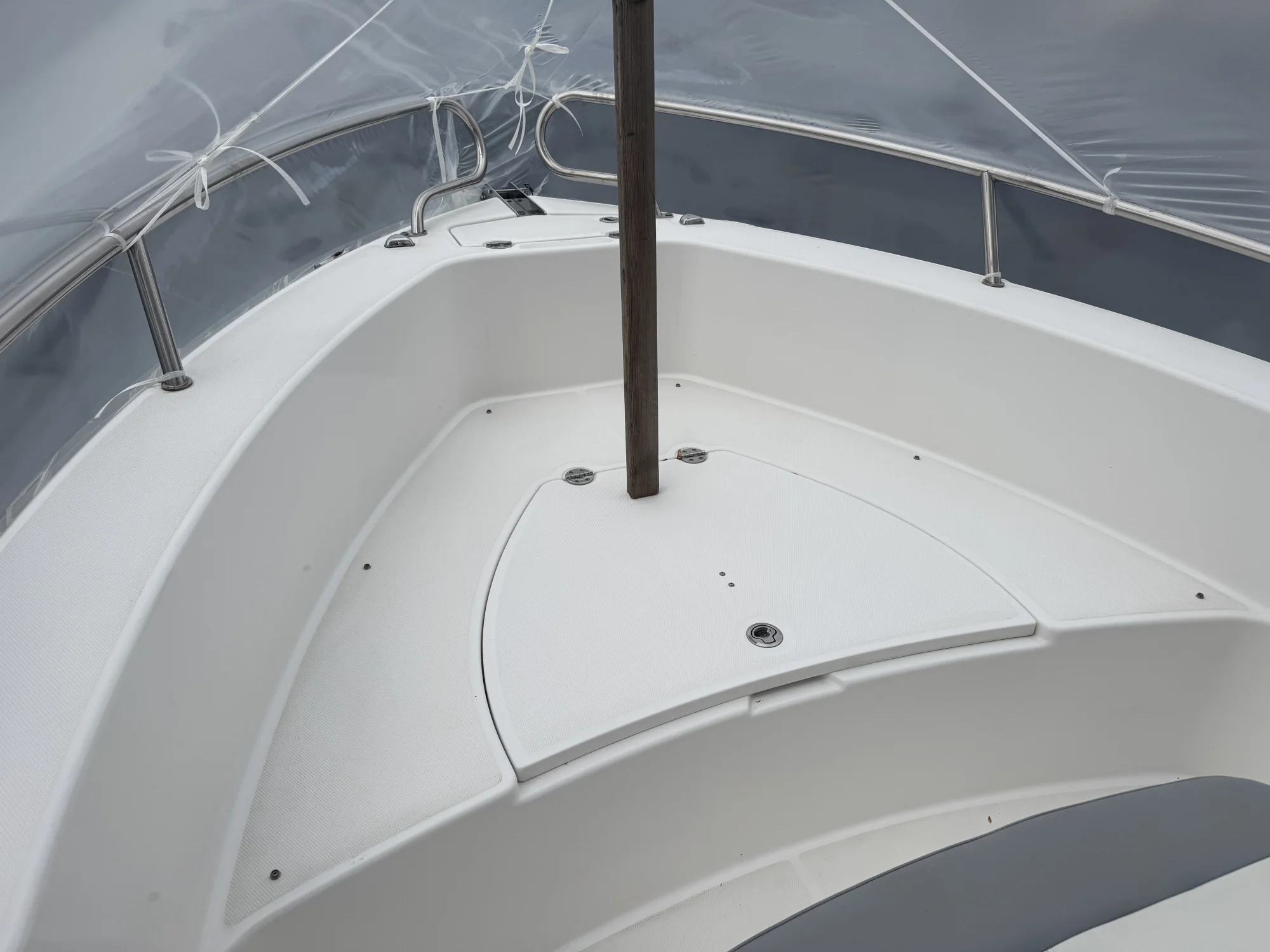 2017 Everglades 230 Center Console - Image 5