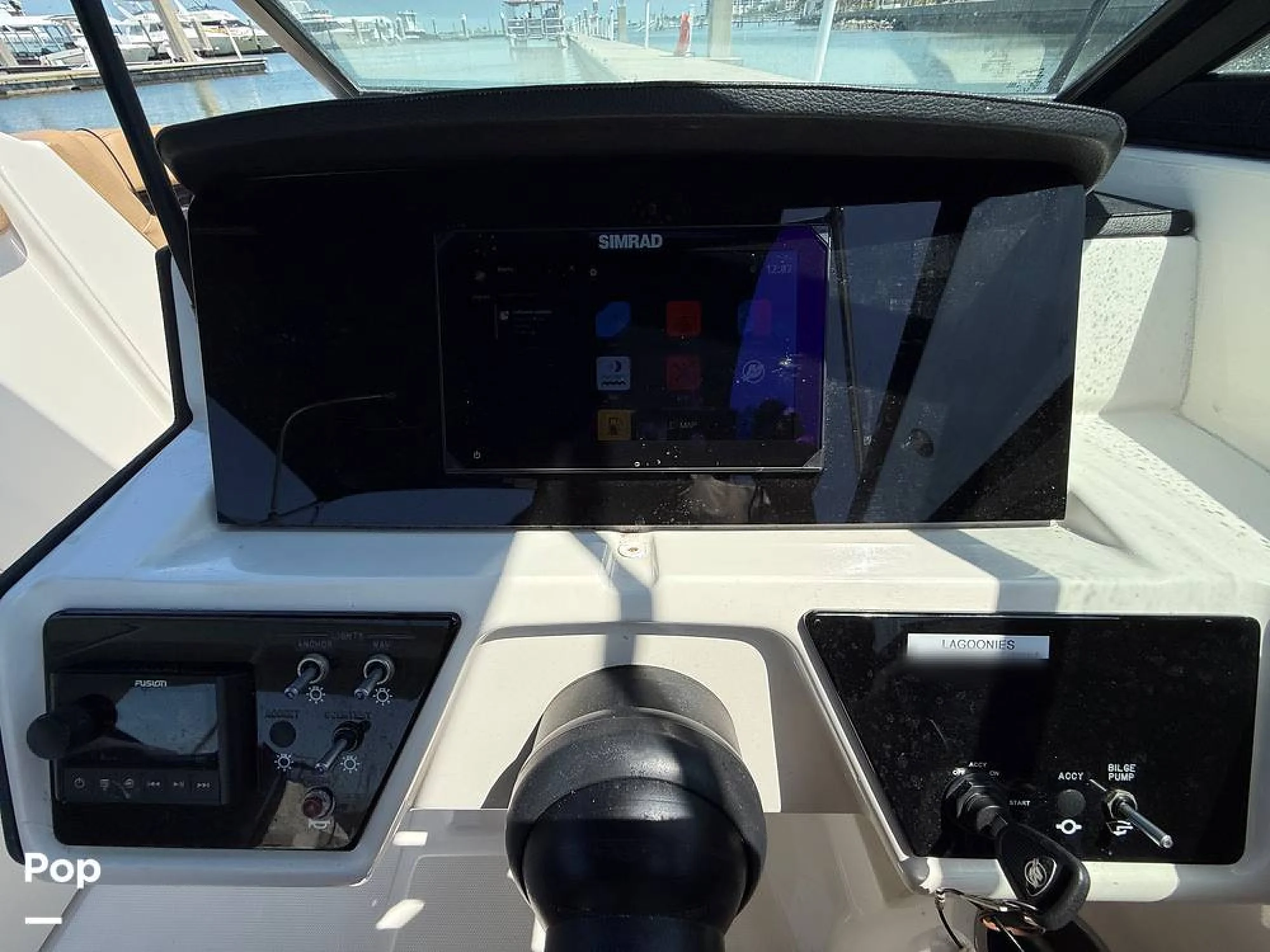 2024 Sea Ray SPX 230 OB - Image 4
