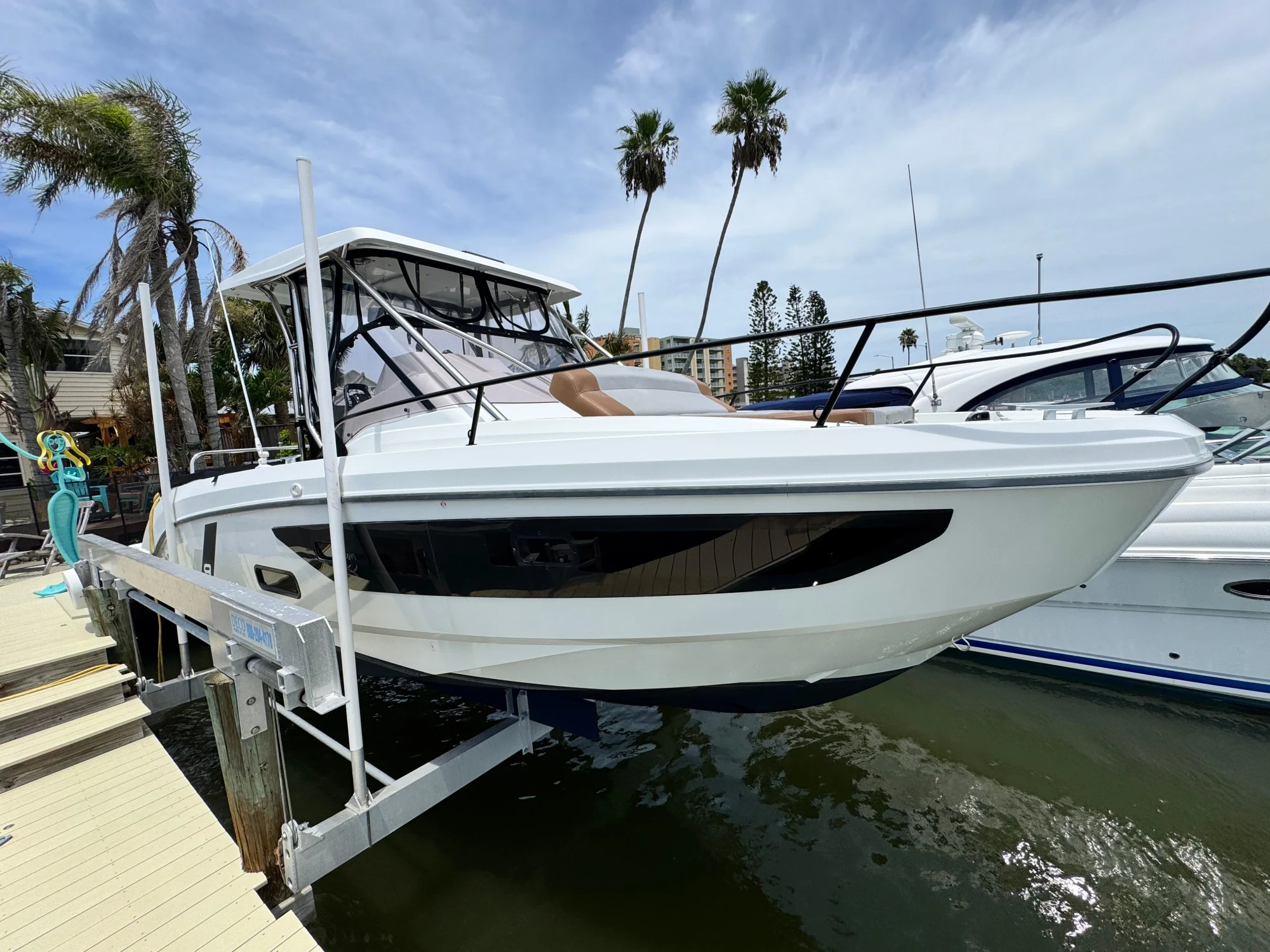 2022 Beneteau Flyer 9 SUNdeck - Image 3