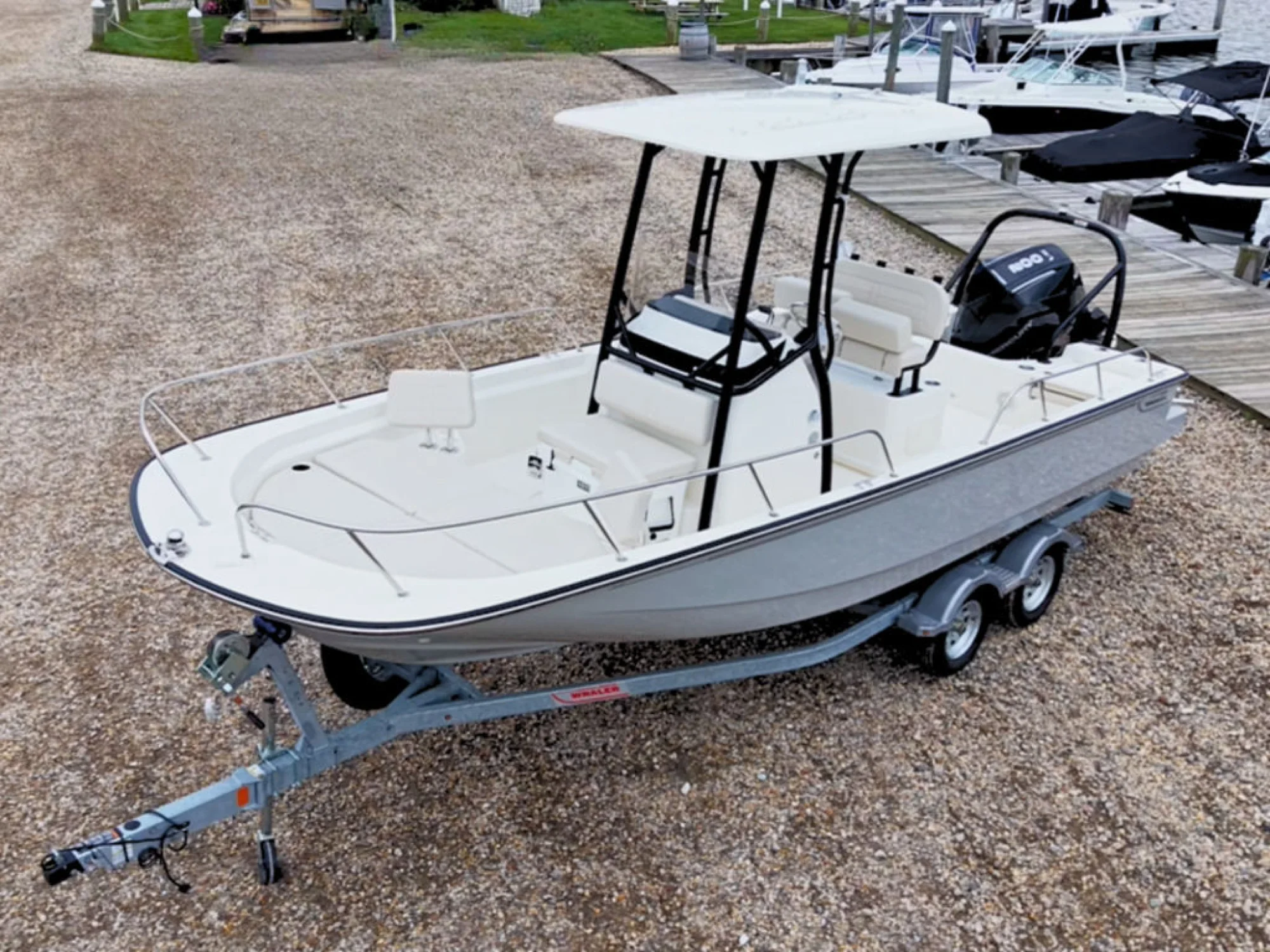 Boston Whaler 210 Montauk - Image 4