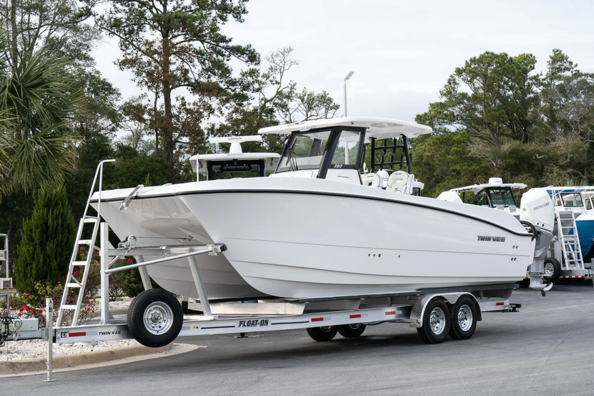 Twin Vee 280 GFX2 - Image 2