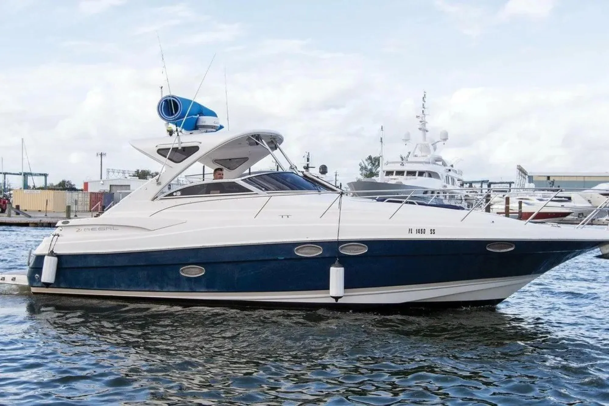 2008 Regal 38 Express - Image 2