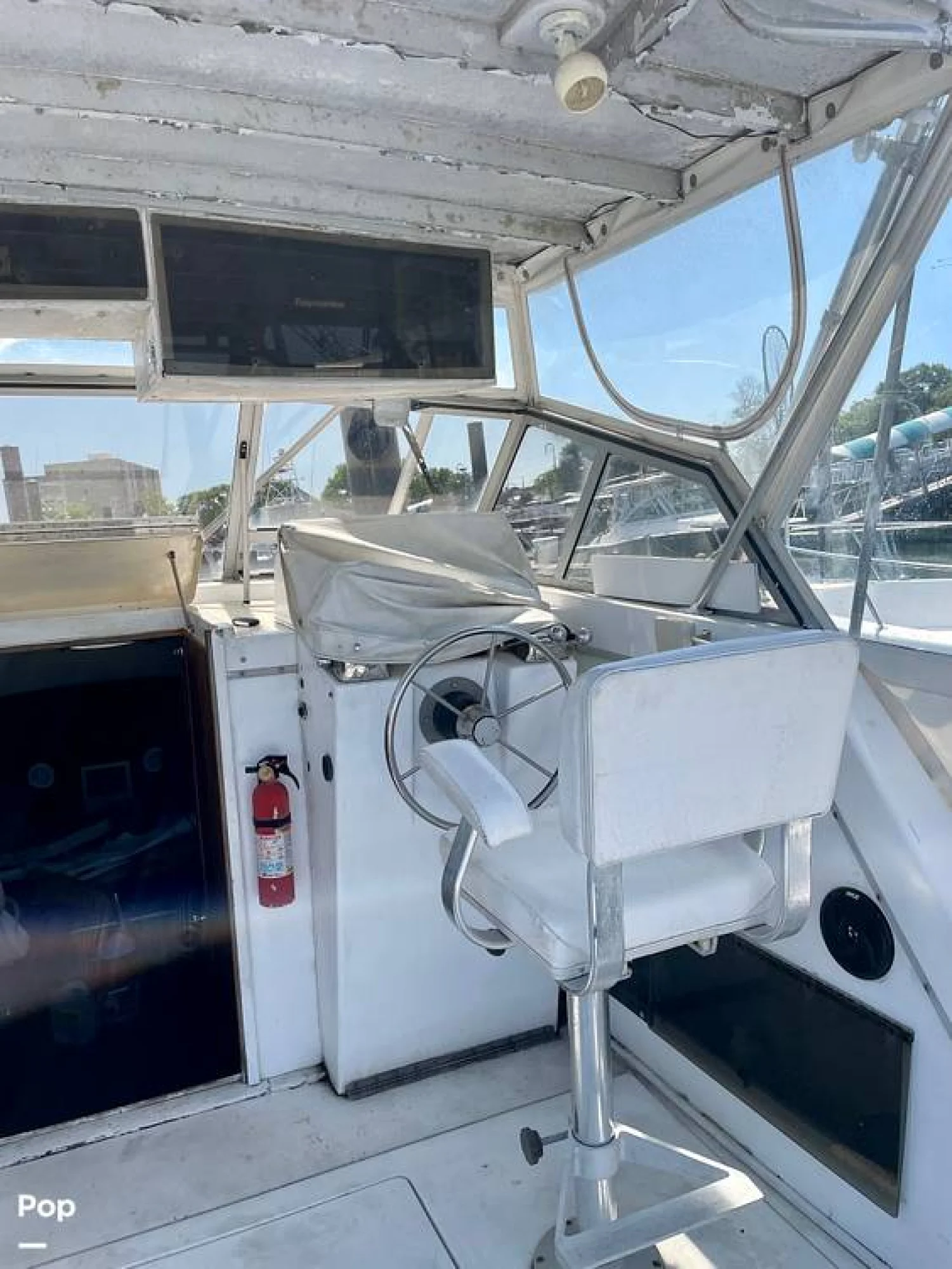 1983 Topaz 29 - Image 3