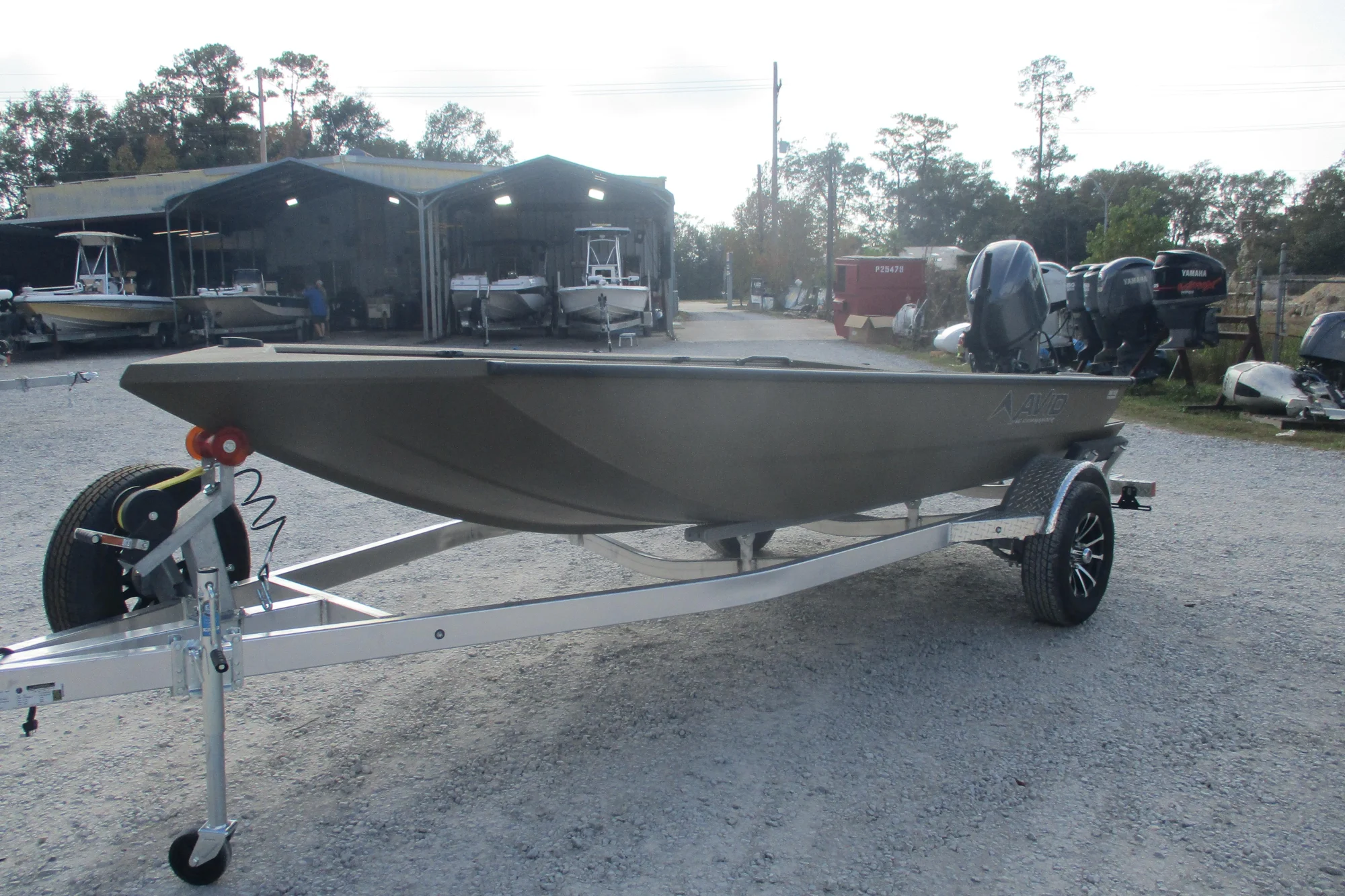 2026 Avid 16 Commander - Main Image