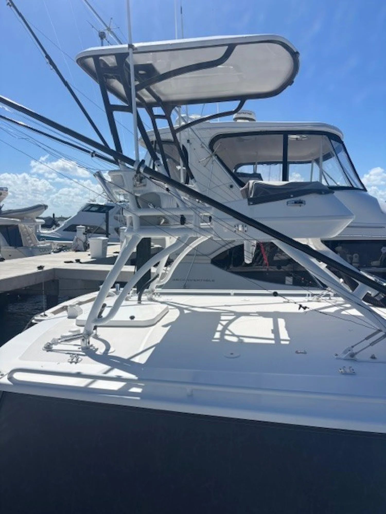 2018 Everglades 435 CC - Image 5