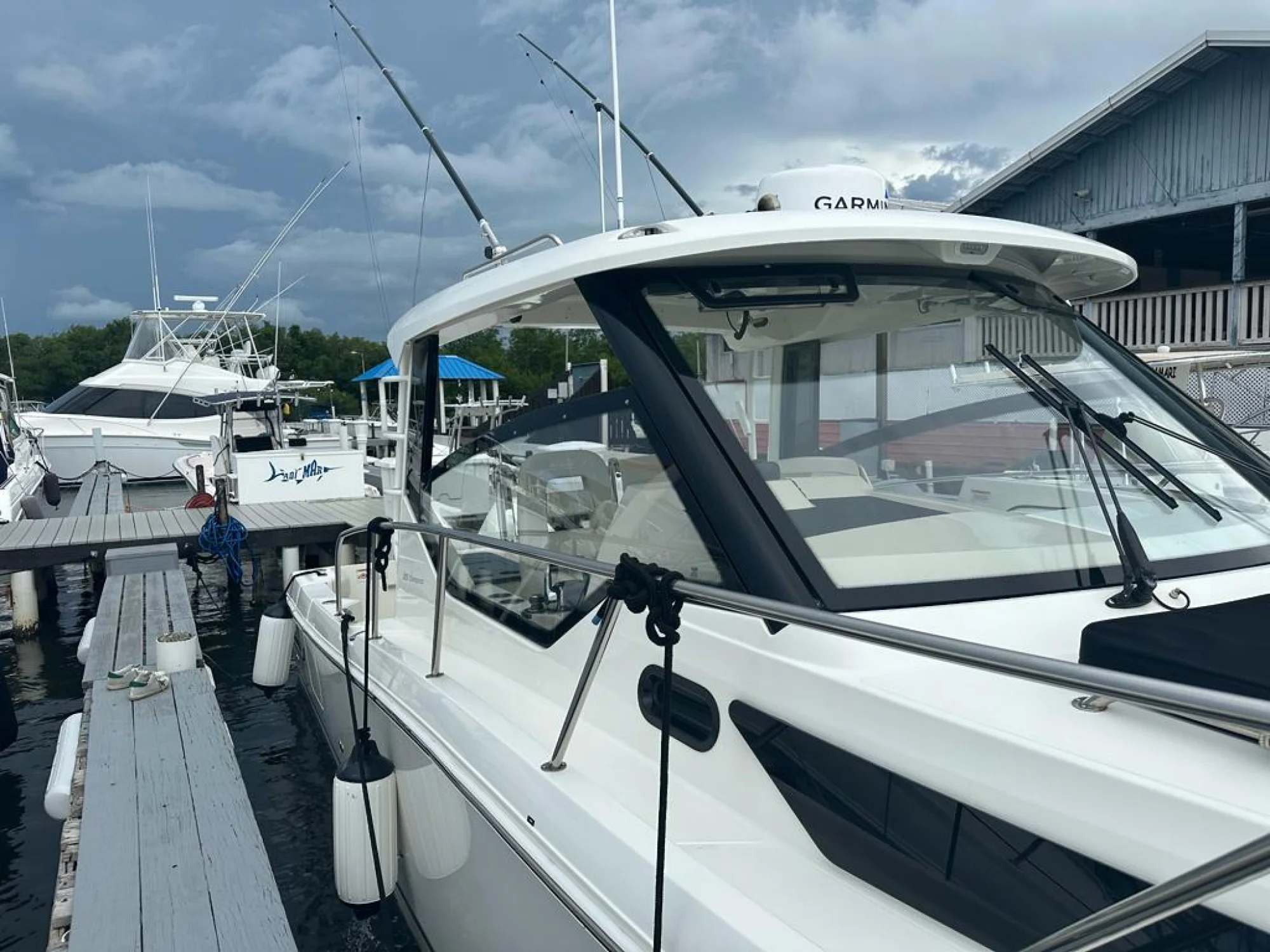 Boston Whaler 325 Conquest 2022 - Image 3