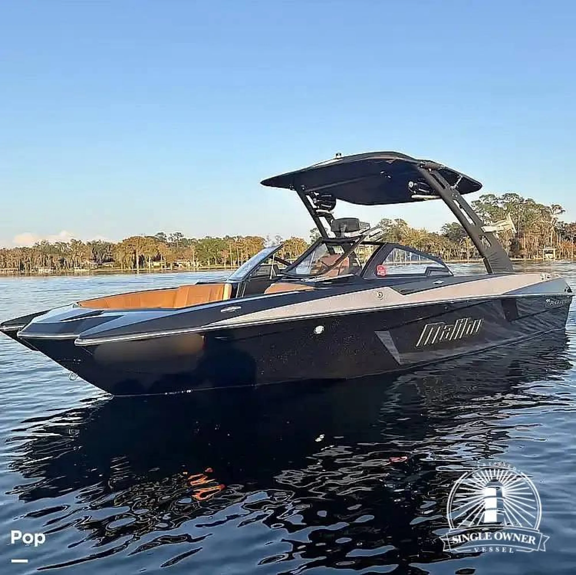 2020 Malibu 23 MXZ Black & Gold Edition - Image 2