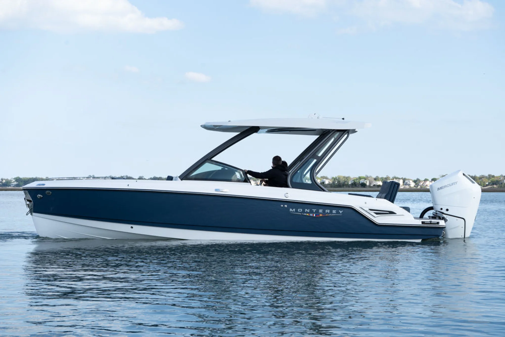 Monterey E27 BOWRIDER - Image 3