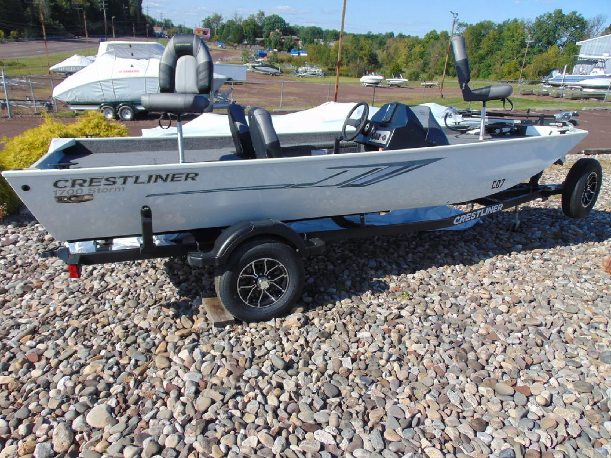 Crestliner 1700 Storm - Main Image