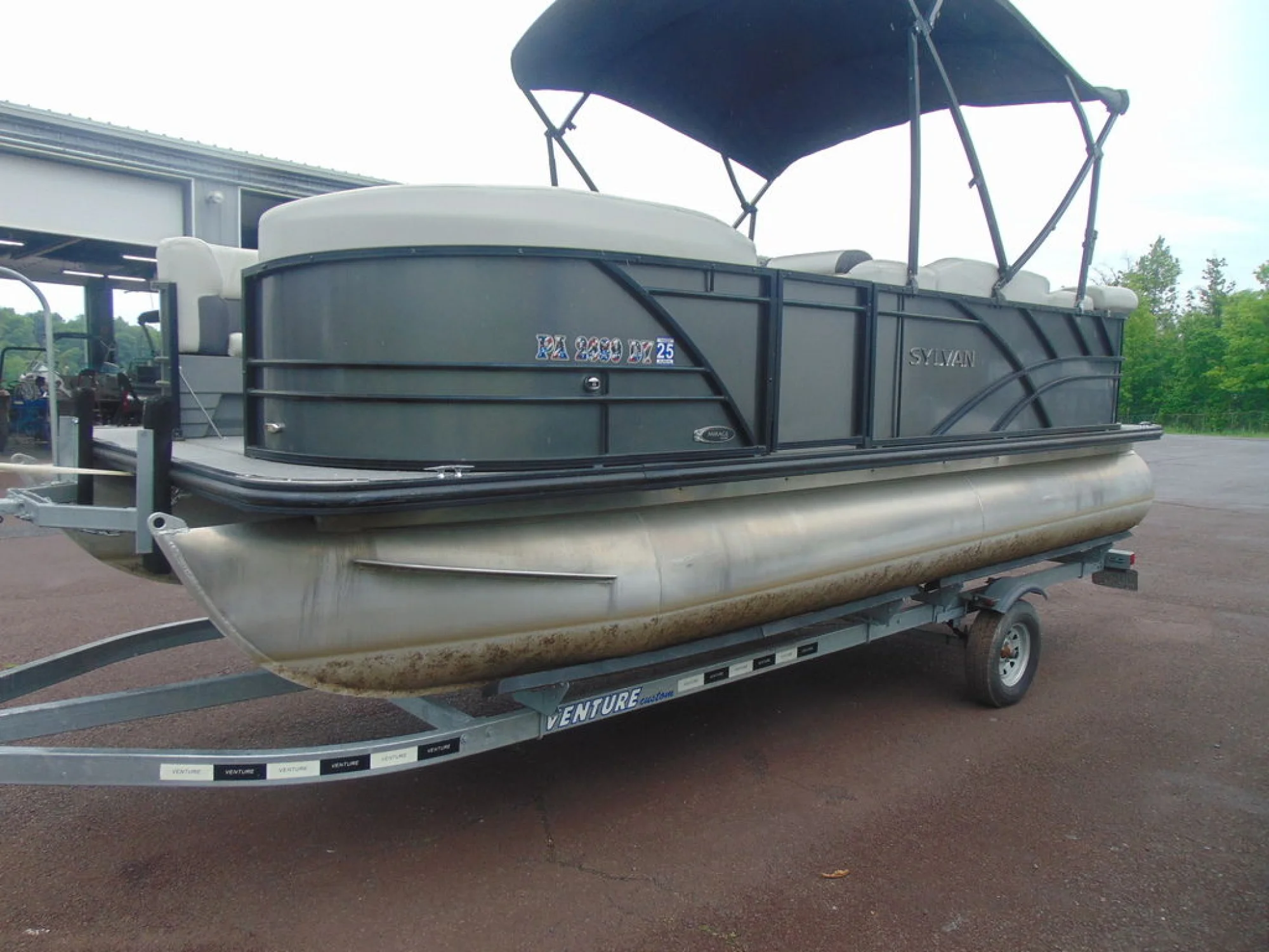 Sylvan 8520 Cruise - Image 4