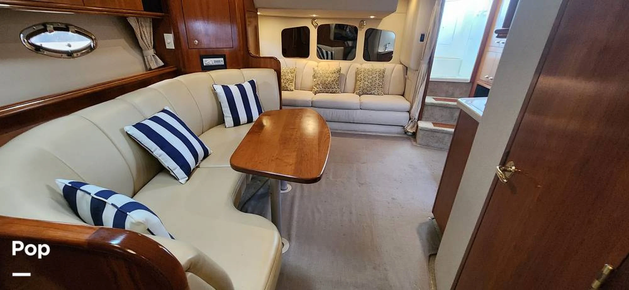 2003 Cruisers Yachts 3772 Express - Image 2