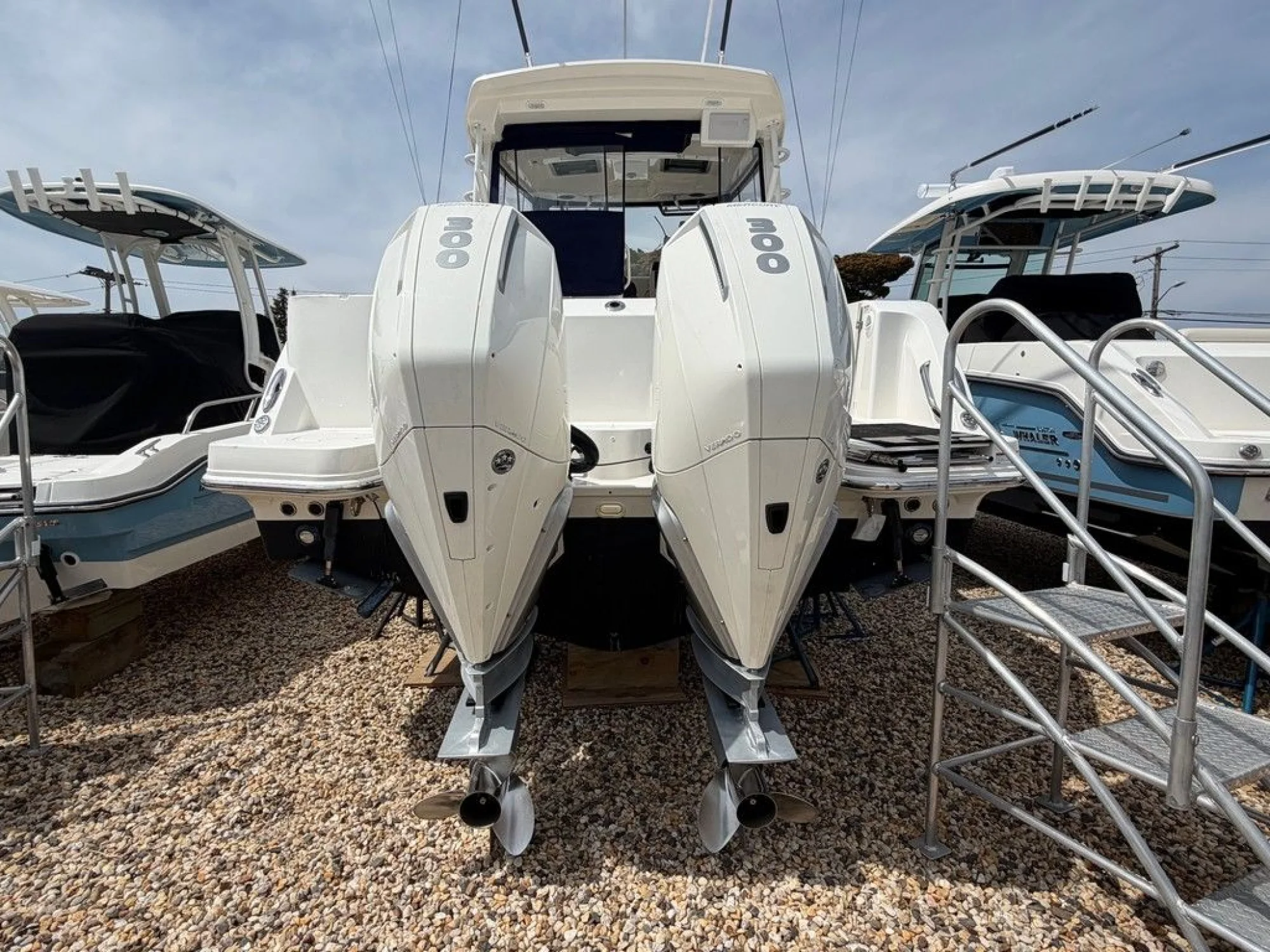 Boston Whaler 325 Conquest - Image 5